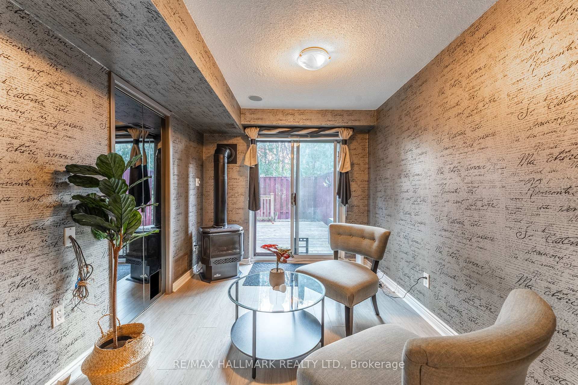 3 Bedrooms Condo at 60 Bards Walkway, Toronto For sale