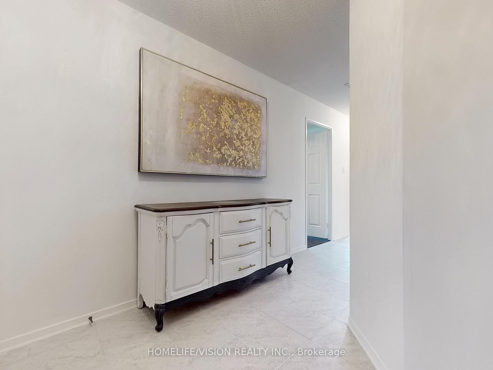3 Bedrooms Condo at 205 Wynford, Toronto For sale