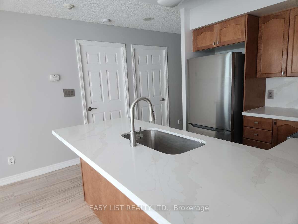 2 Bedrooms Condo at 51 Lower Simcoe, Toronto For sale