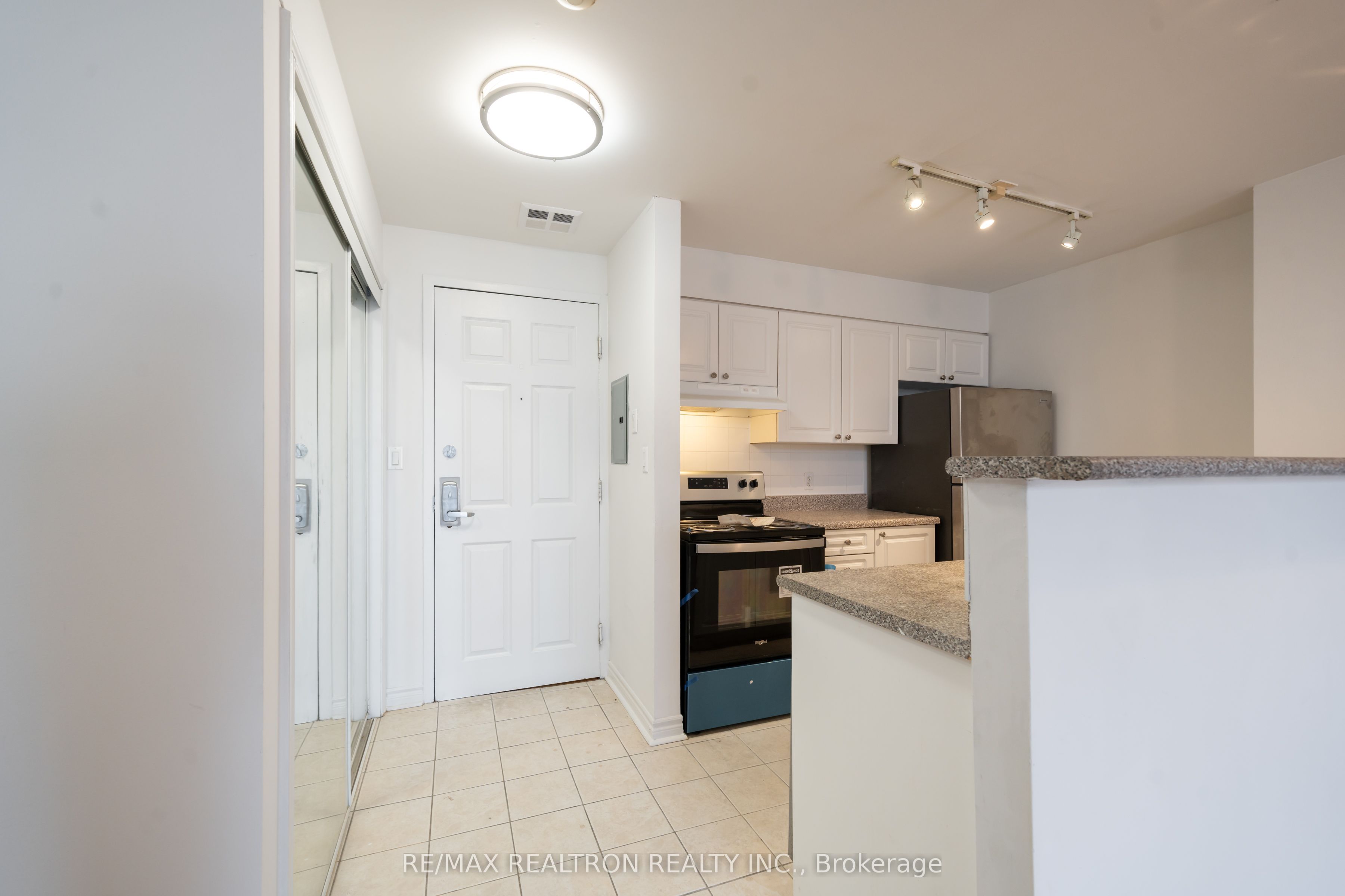 1401 Dupont Street, #601
