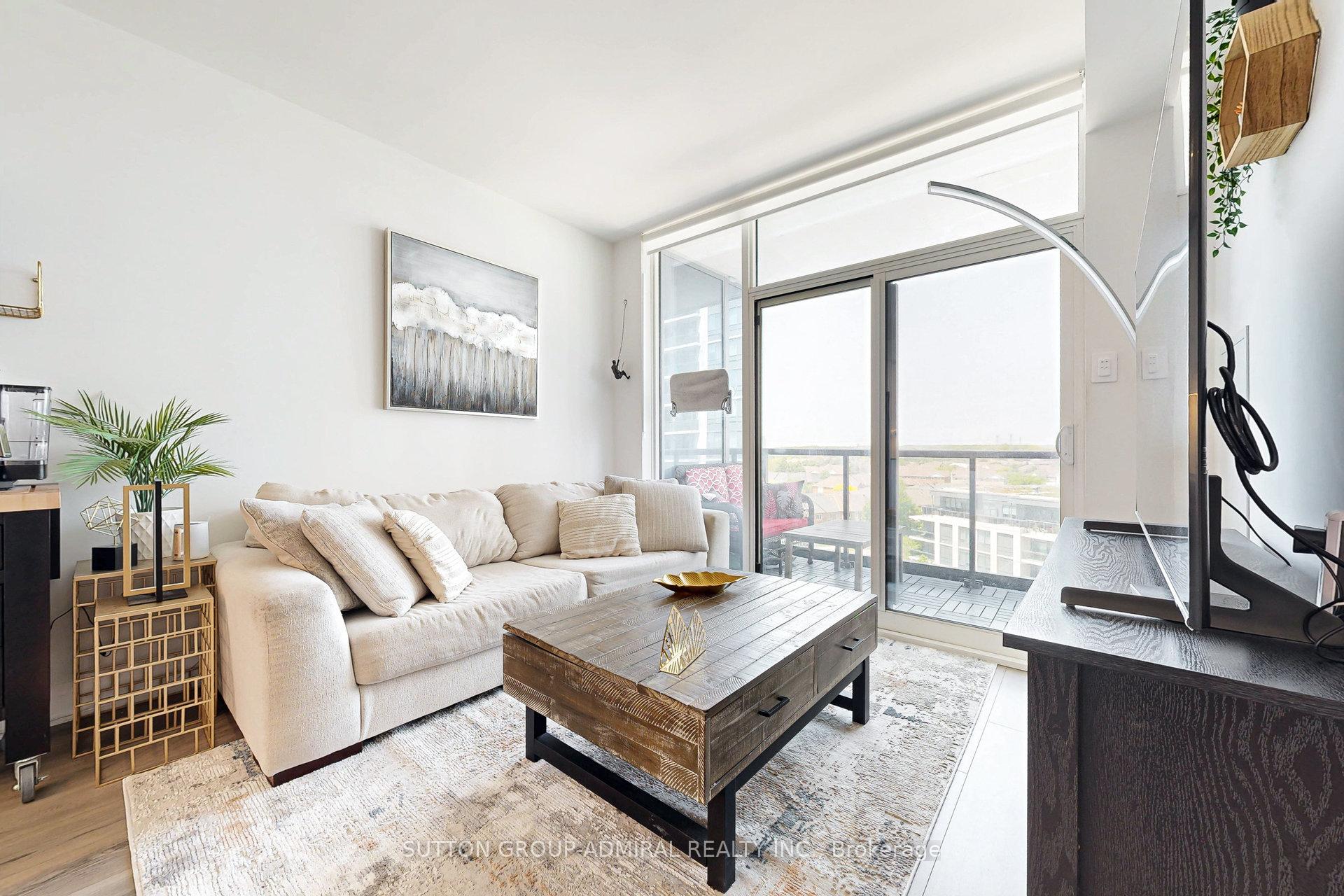 2 Bedrooms Condo at 20 Gatineau, Vaughan For sale