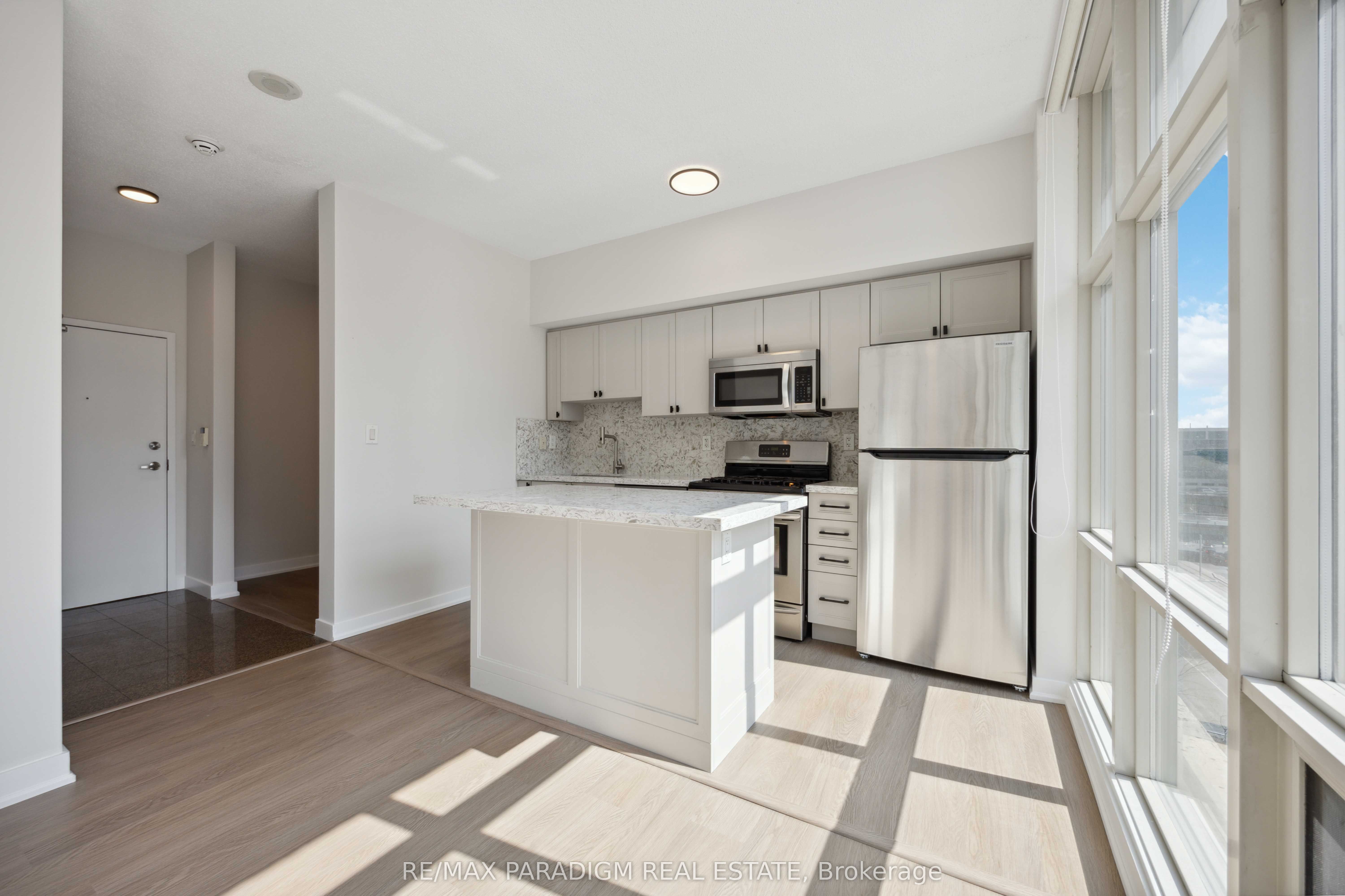 9 Spadina Avenue, #611