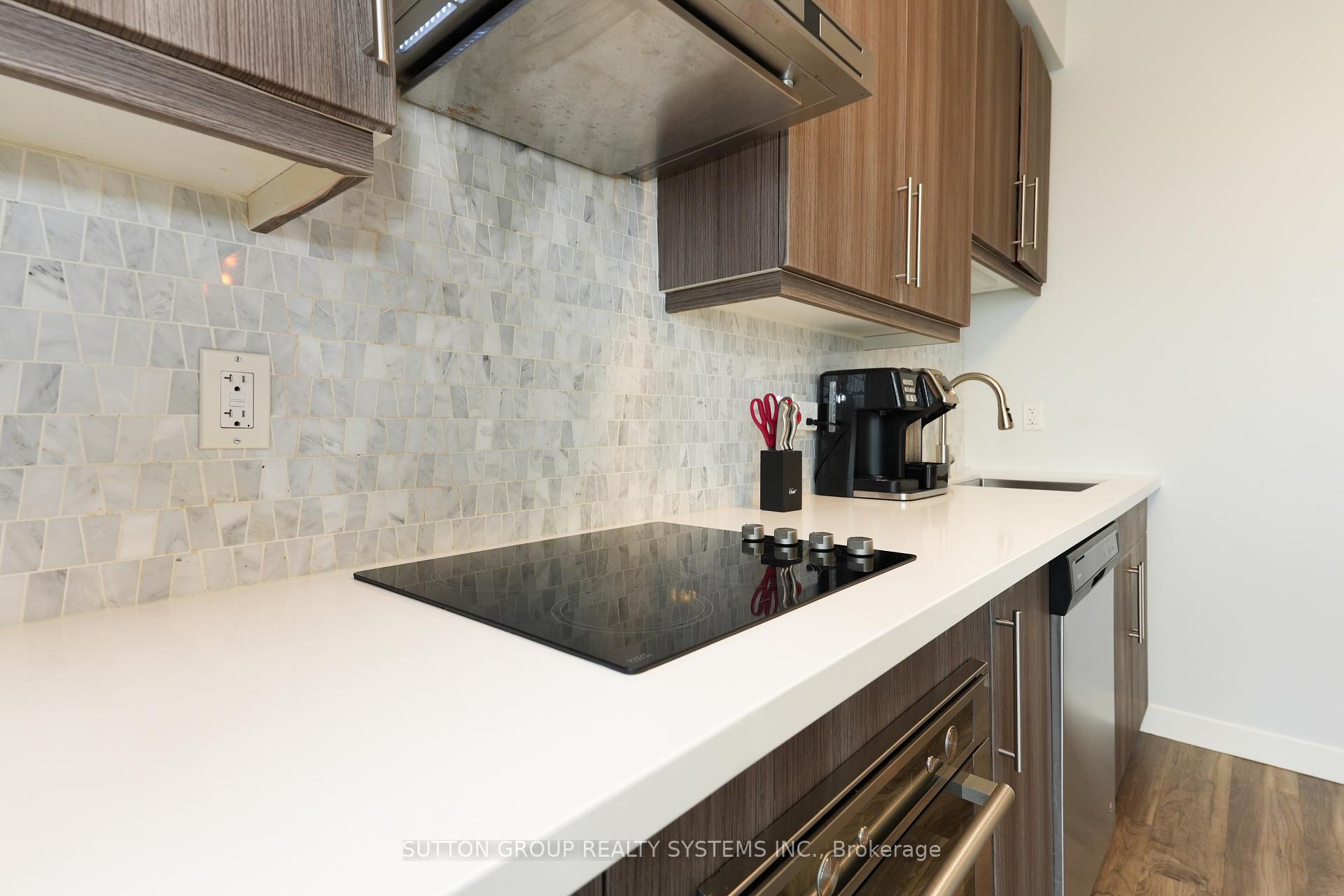 1 Bedroom Condo at 2087 Fairview, Burlington For sale
