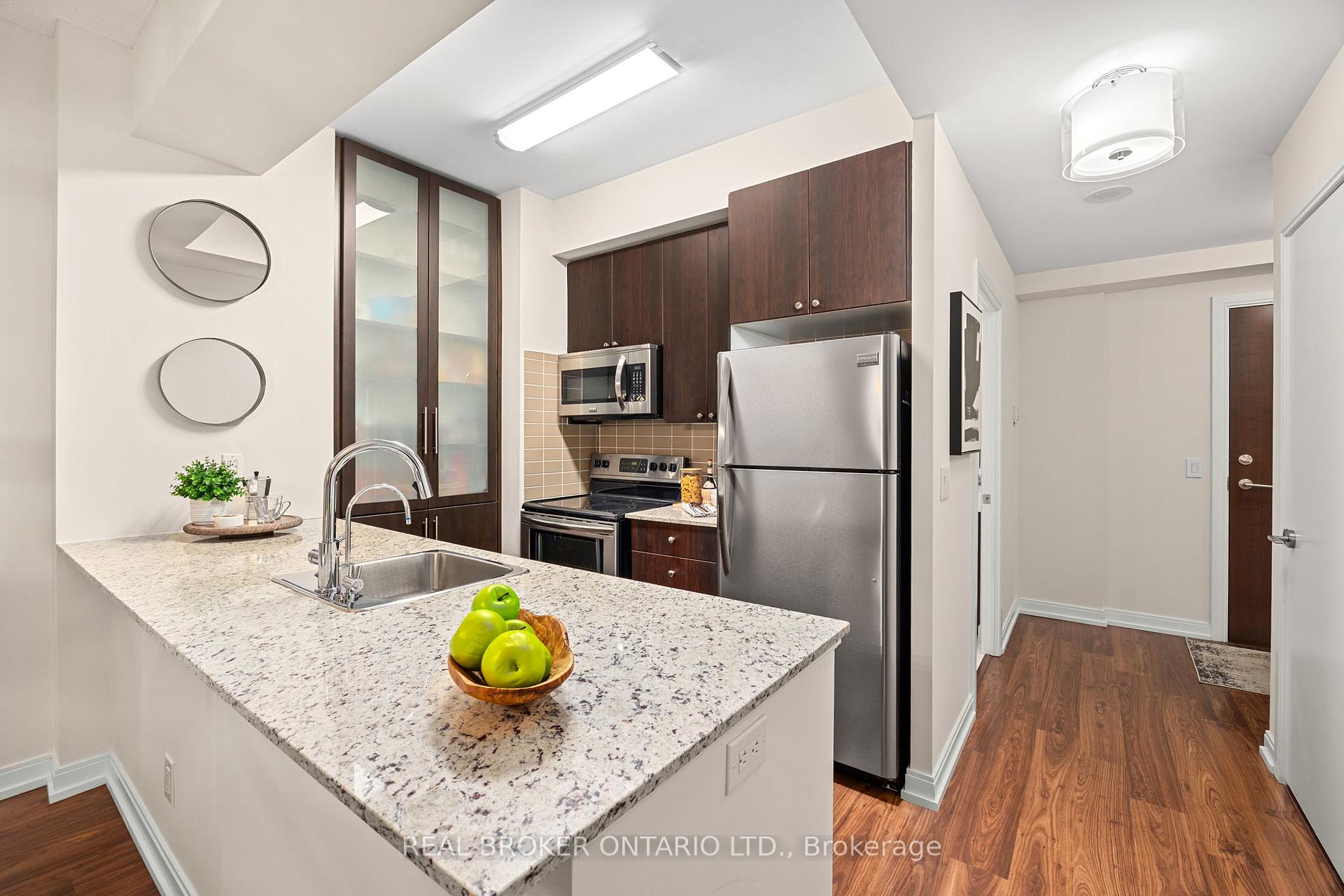 2 Bedrooms Condo at 181 Village Green, Toronto For sale