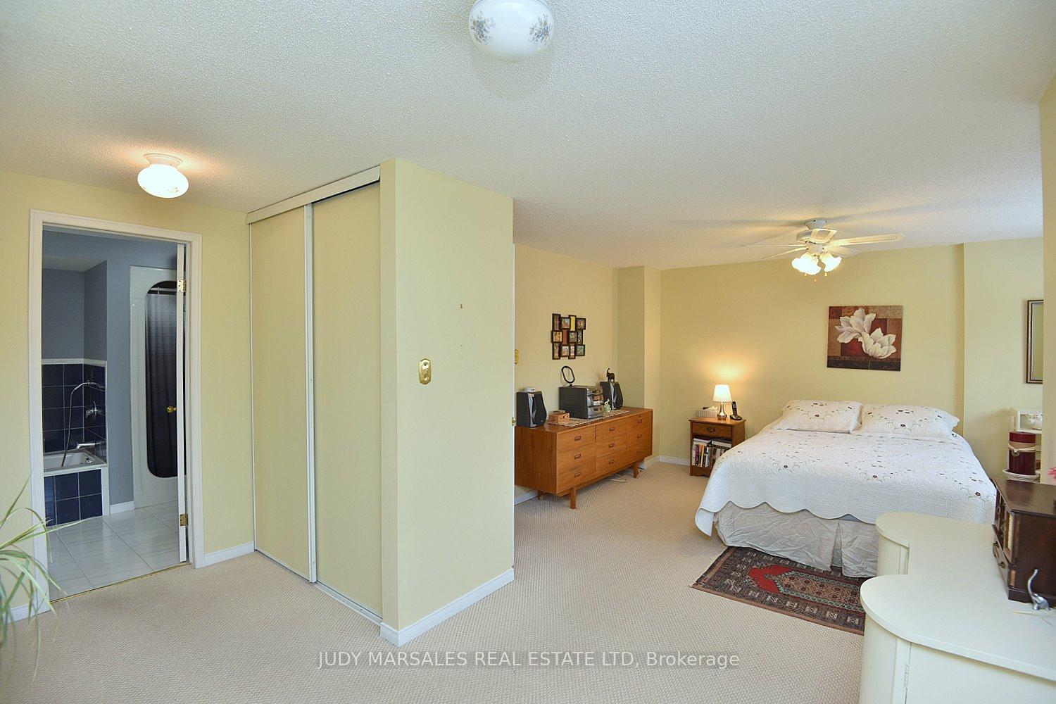 3 Bedrooms Condo at 644 Upper Paradise,  Hamilton For sale