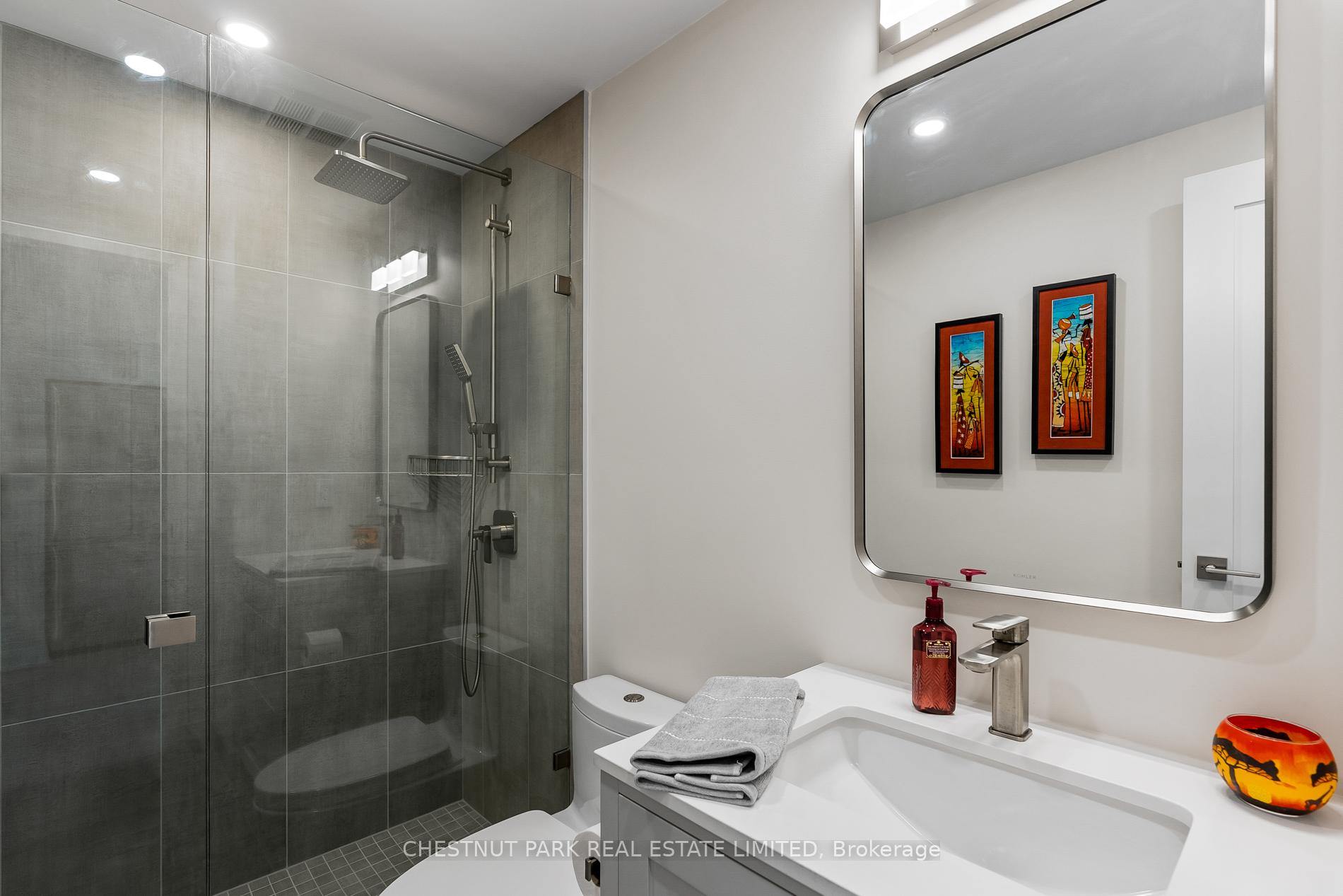 2 Bedrooms Condo at 285 Mutual, Toronto For sale