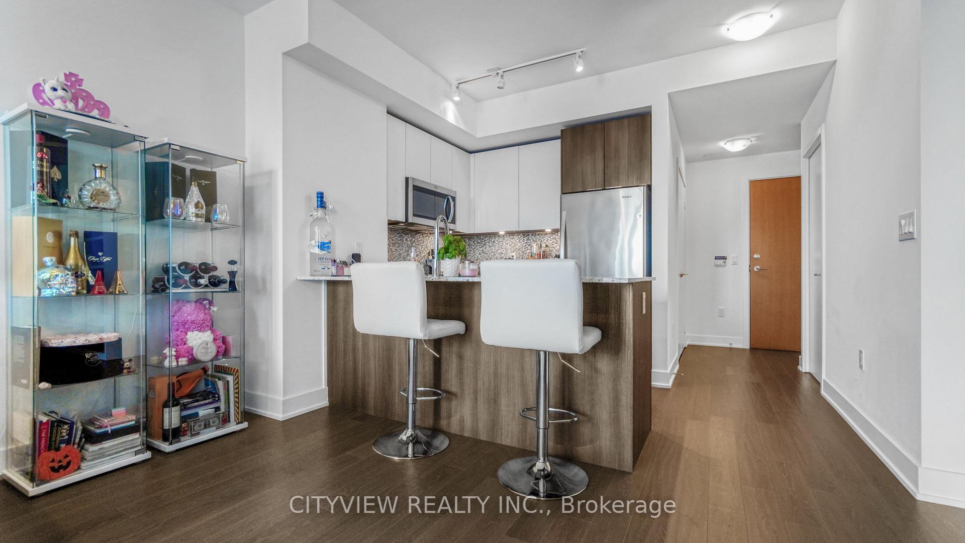2 Bedrooms Condo at 20 Shore Breeze, Toronto For sale