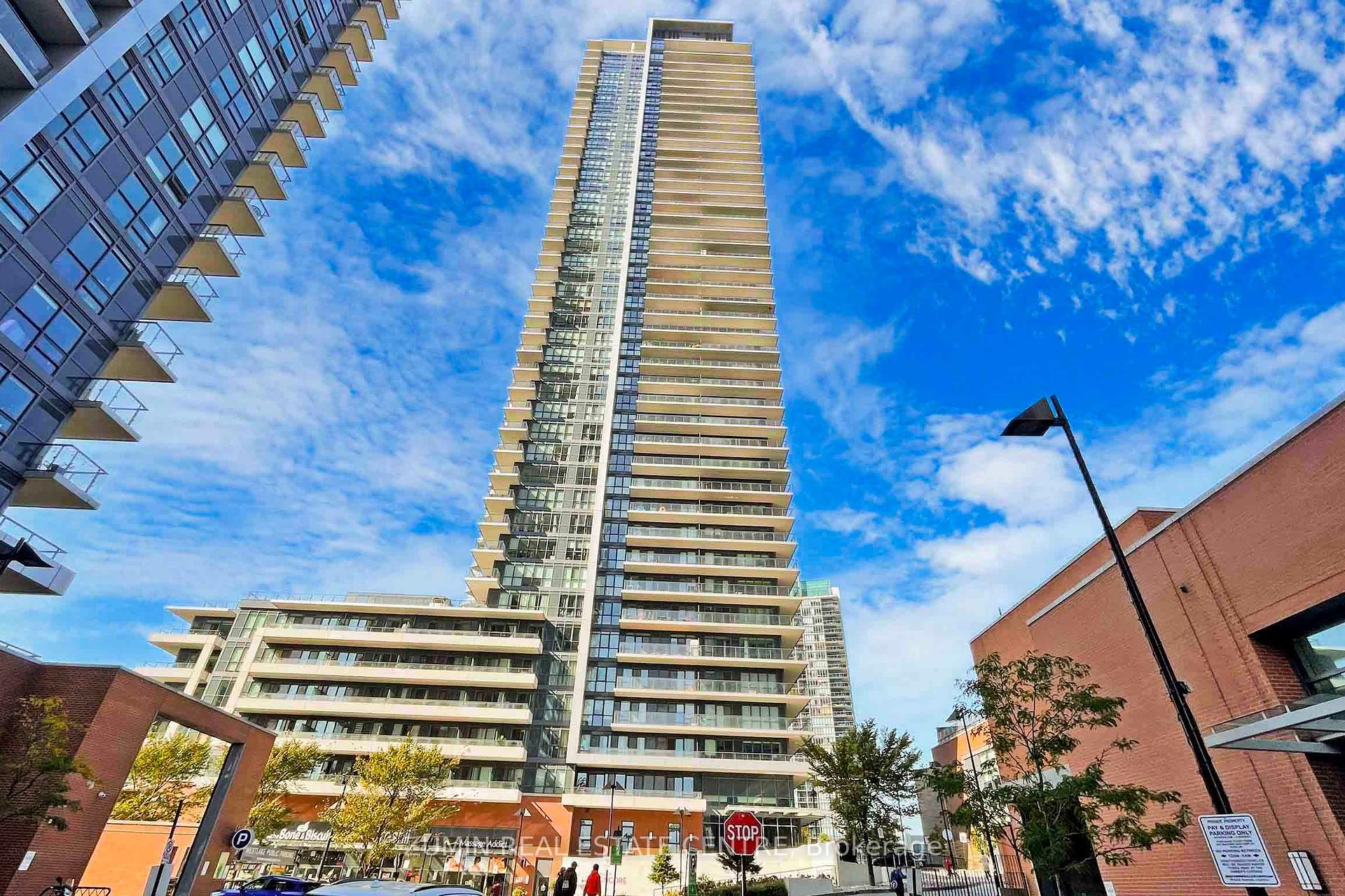 3 Bedrooms Condo at 10 Park Lawn, Toronto For sale