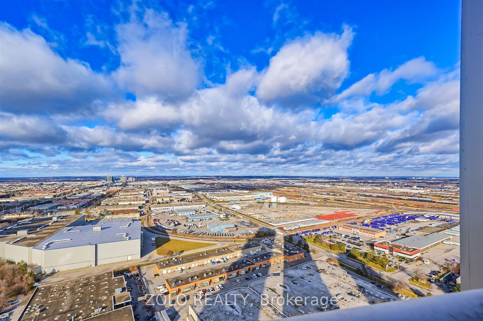 2 Bedrooms Condo at 2908 highway 7,  Vaughan For sale