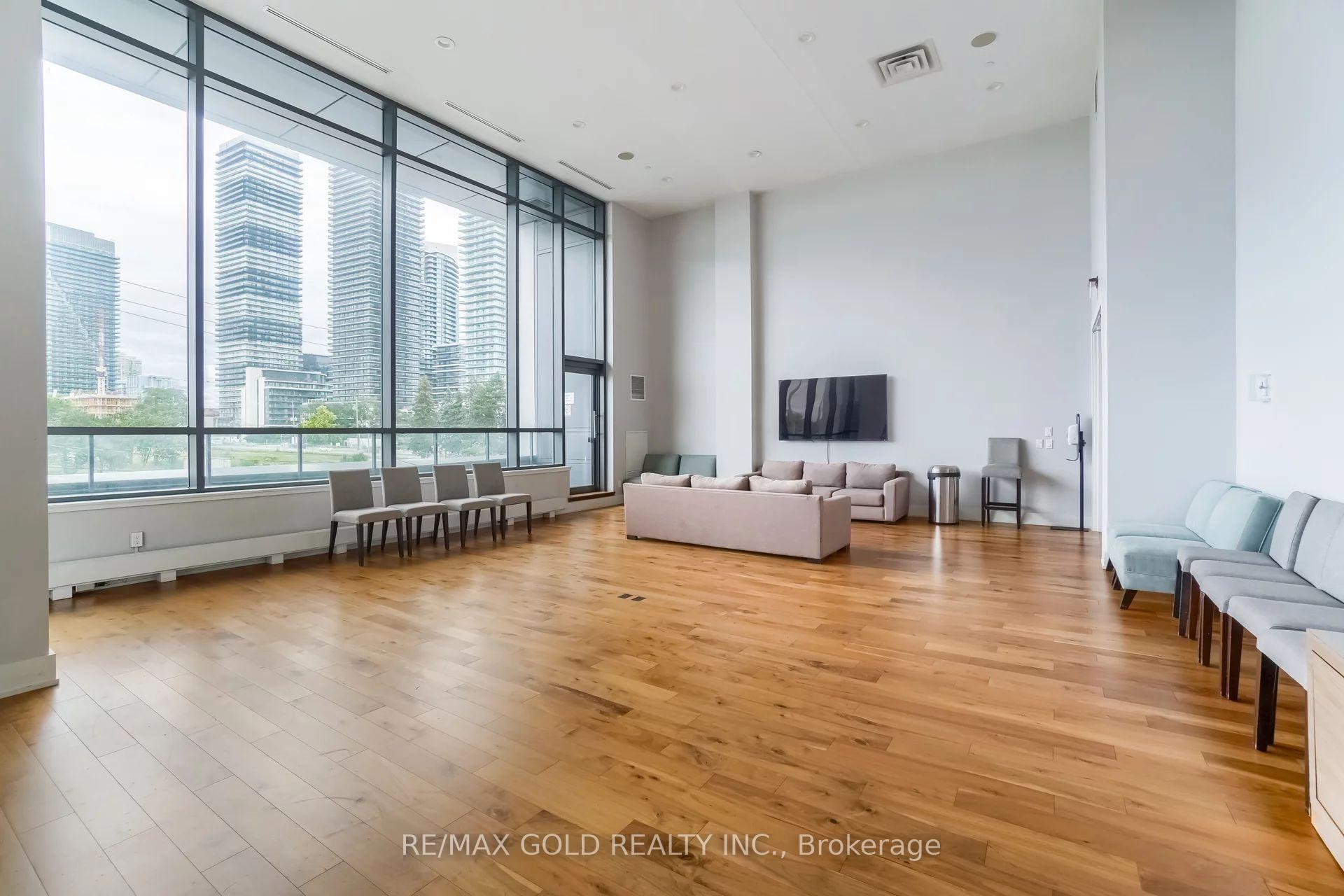 3 Bedrooms Condo at 2212 Lakeshore, Toronto For sale