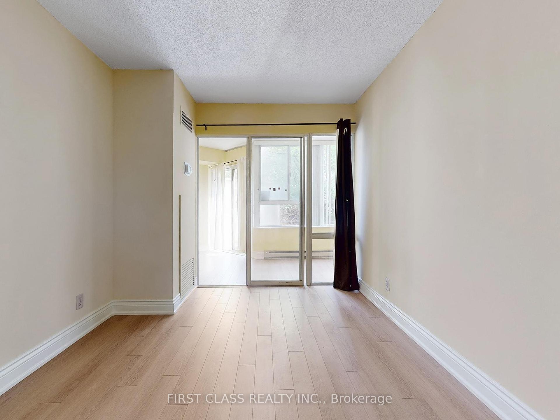 3 Bedrooms Condo at 717 Bay, Toronto For sale