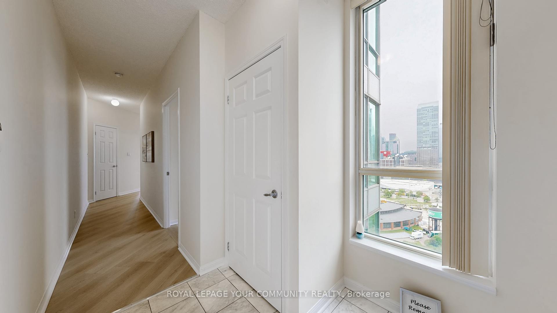 2 Bedrooms Condo at 230 Queens, Toronto For sale