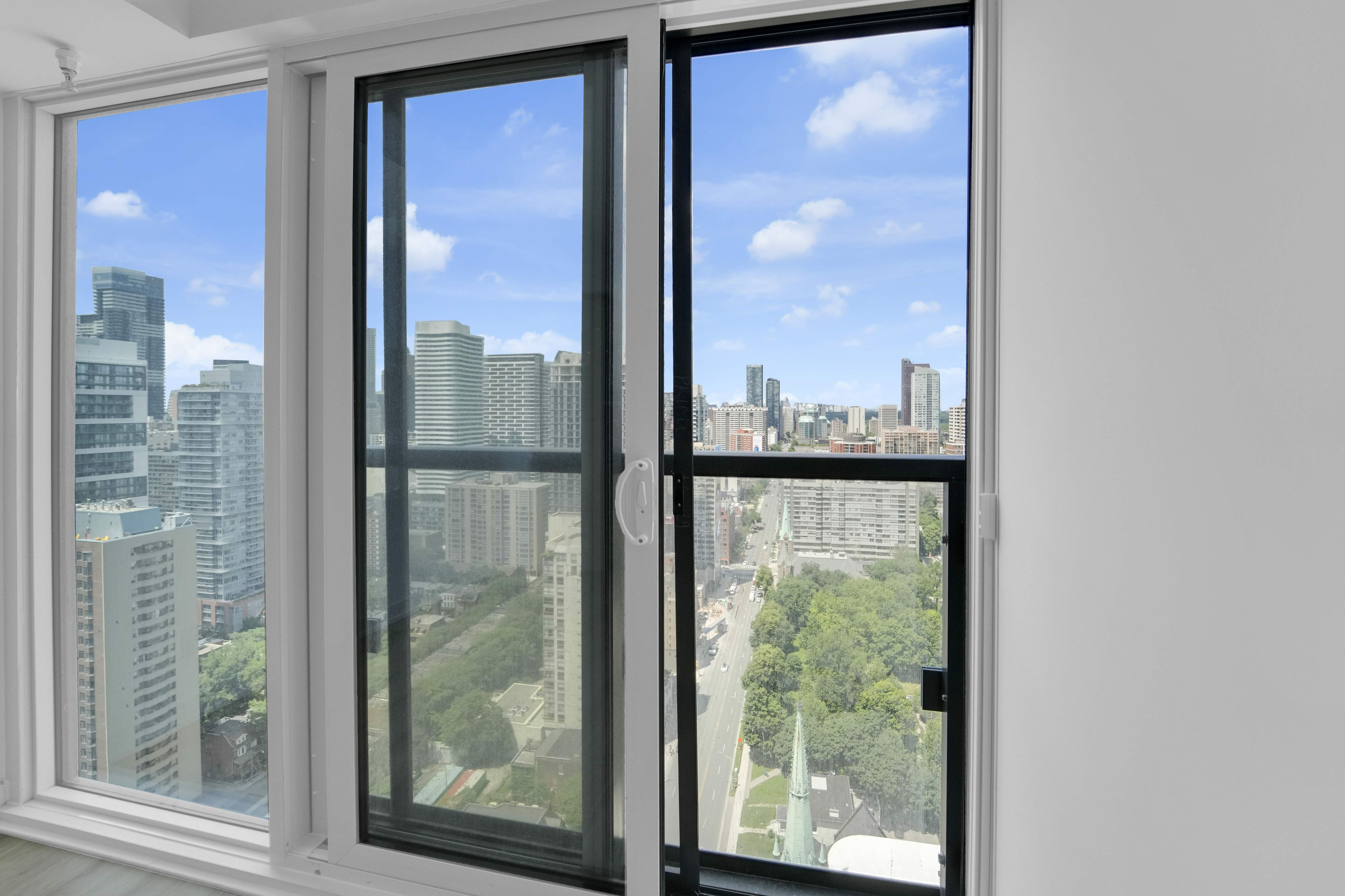 319 Jarvis Street 3307