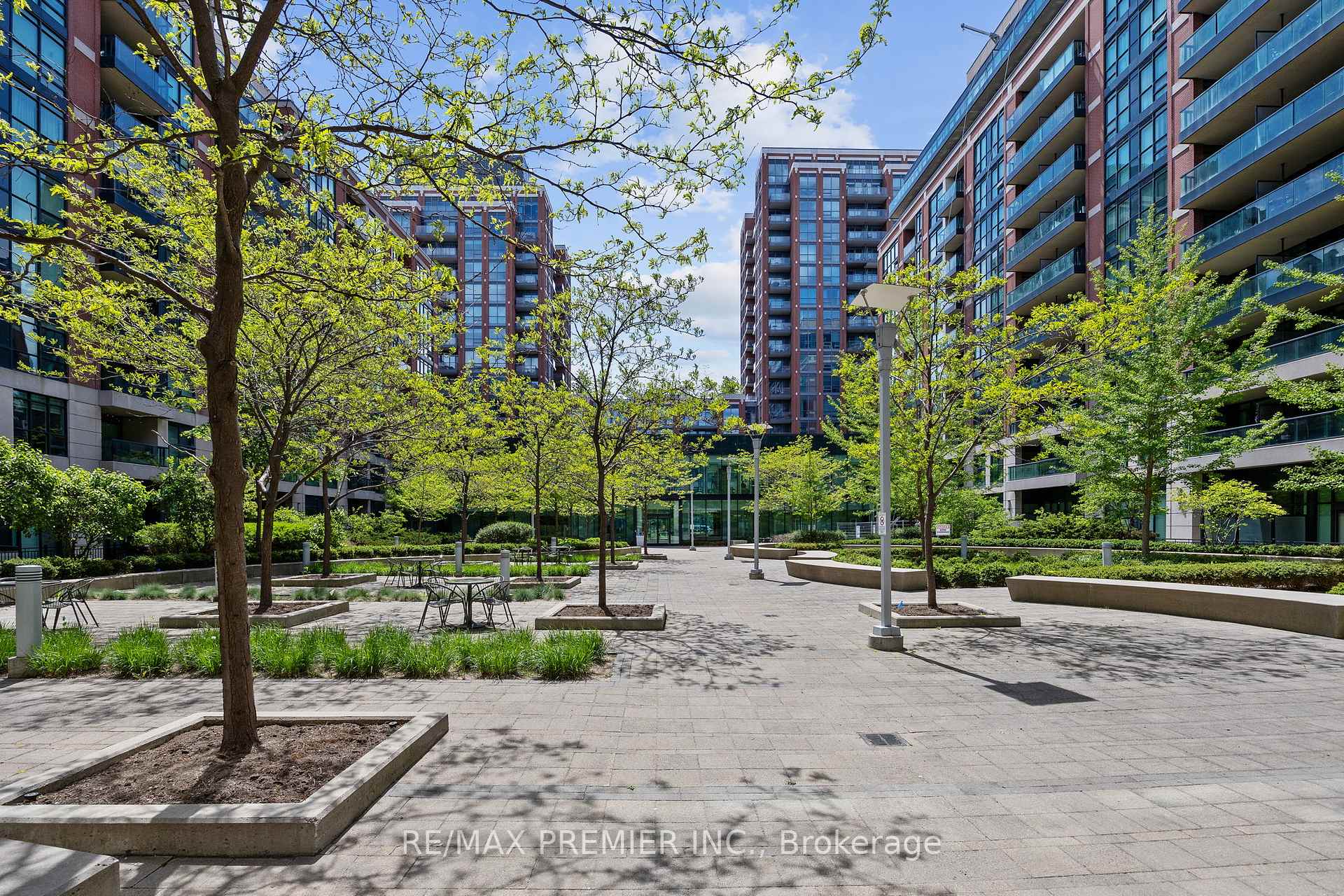 2 Bedrooms Condo at 525 Wilson, Toronto For sale