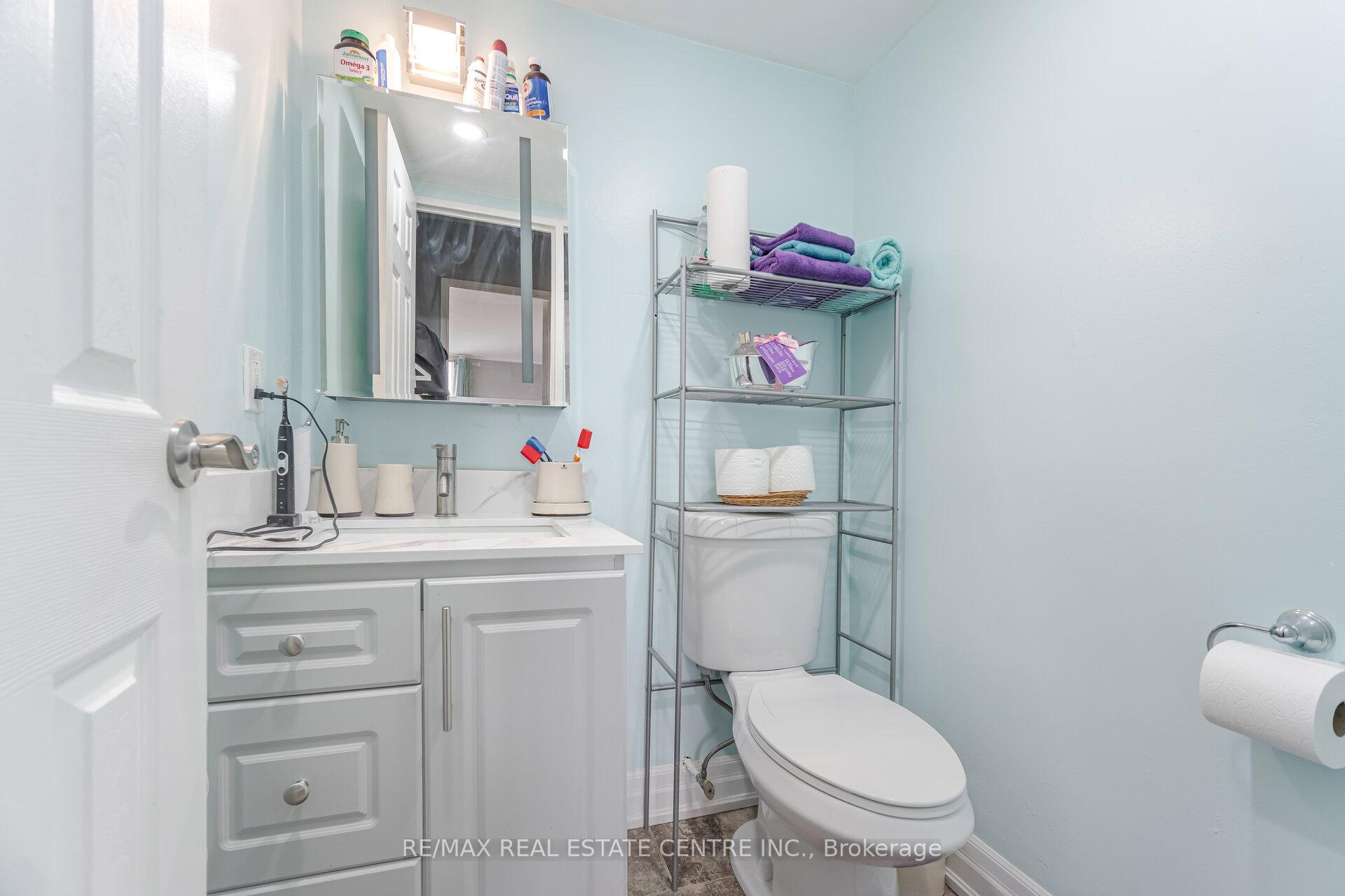 2 Bedrooms Condo at 2825 Islington, Toronto For sale