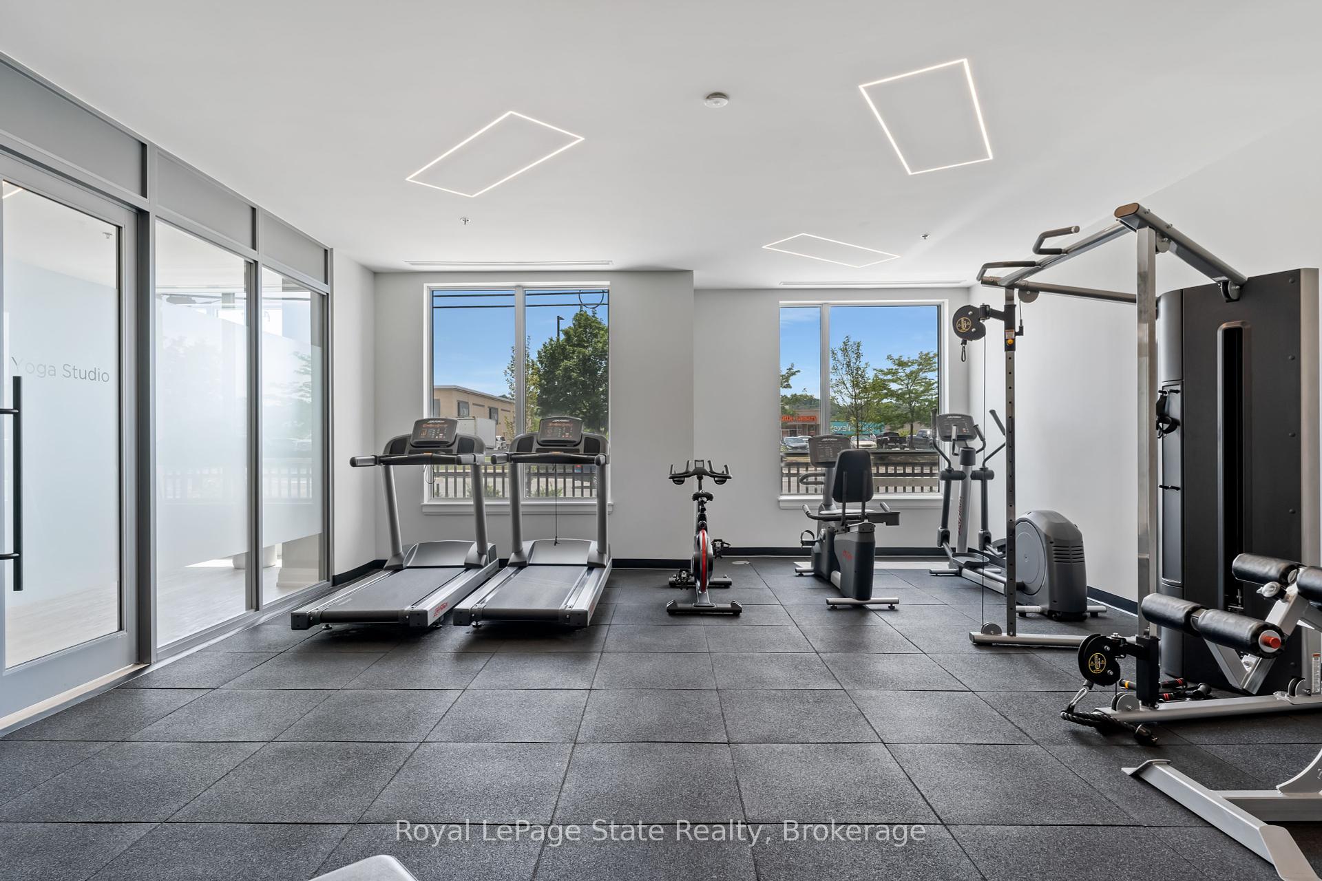 2 Bedrooms Condo at 121 8,  Hamilton For sale