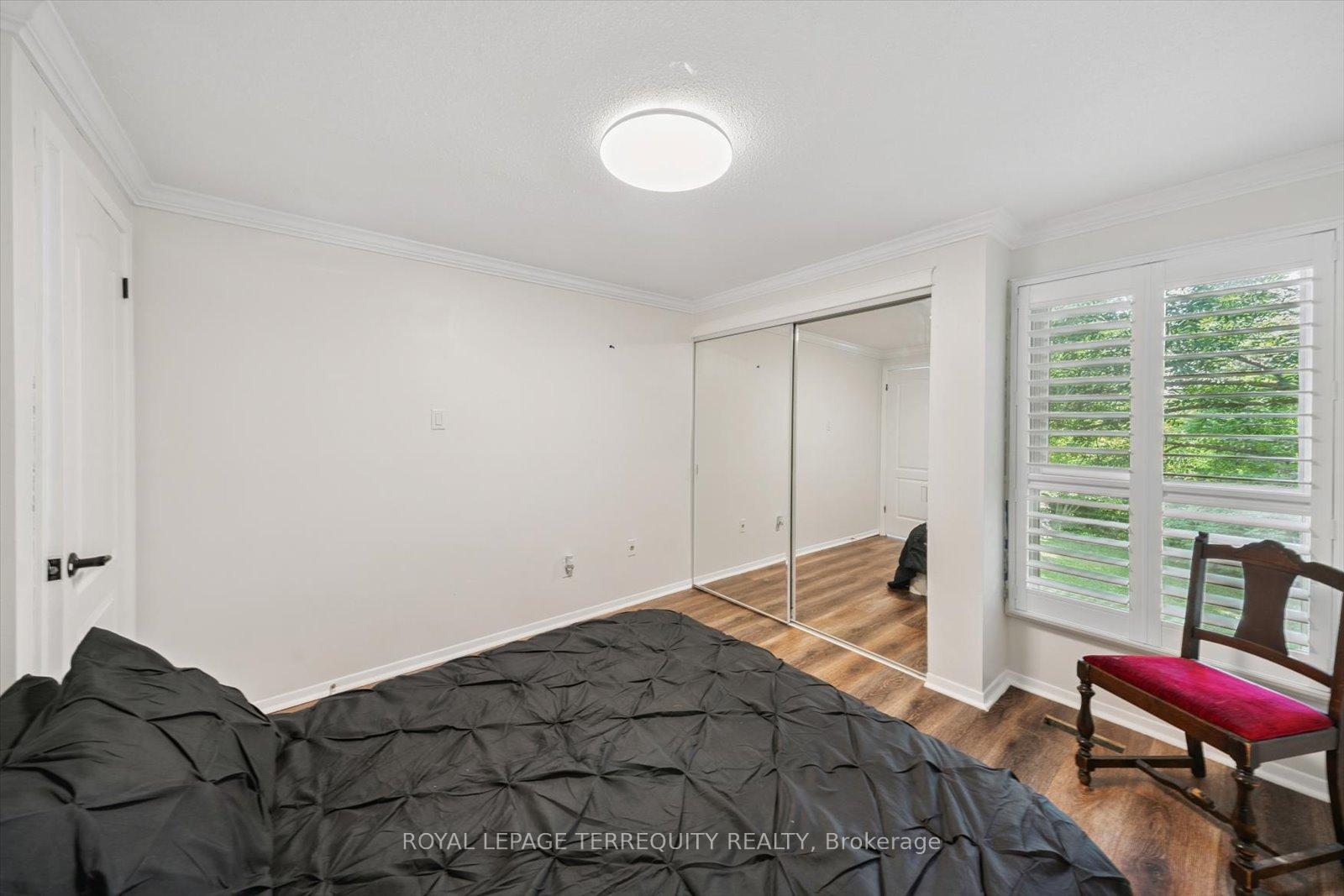 4 Bedrooms Condo at 1825 Hyde Mill, Mississauga For sale