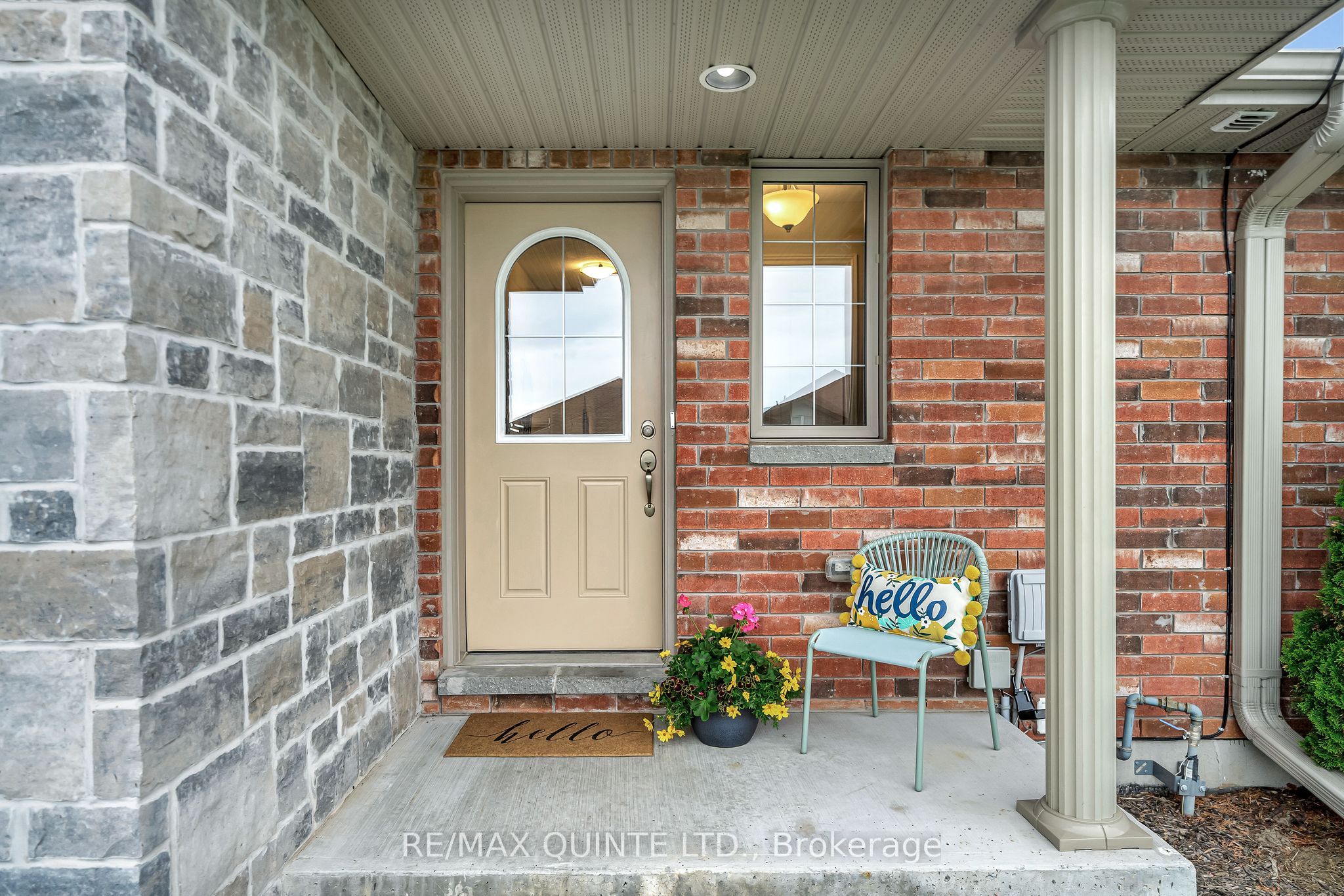 15 Mcintosh Crescent, Quinte West, ON K8V 0E9