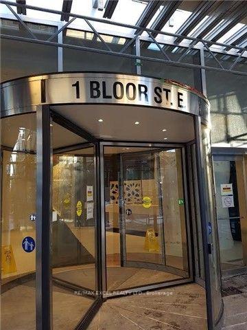 3 Bedrooms Condo at 1 BLOOR,  Toronto For sale