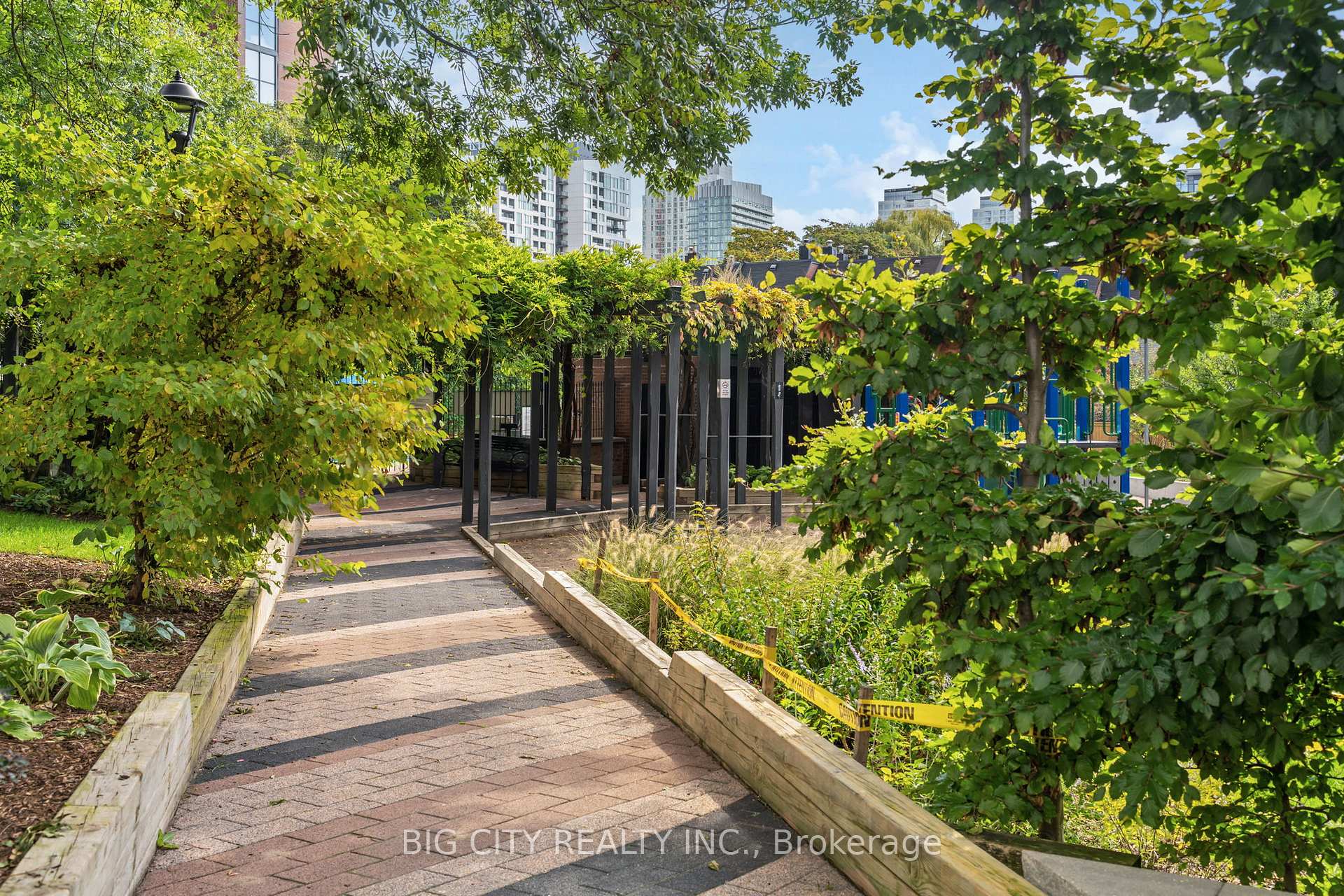 1 Bedroom Condo at 570 Wellington, Toronto For sale