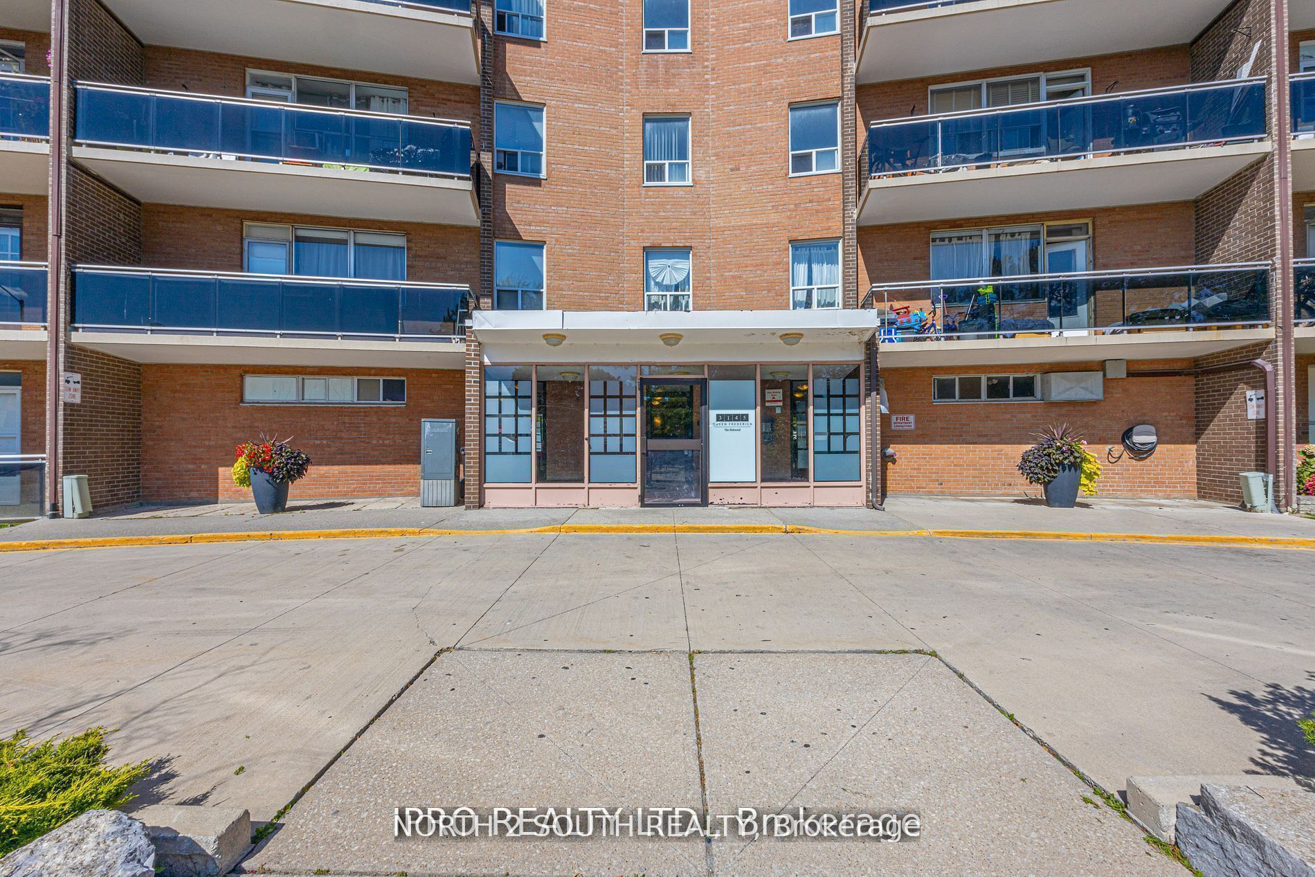 #801 - 3145 Queen Frederica Drive, Mississauga, ON L4Y 3A7