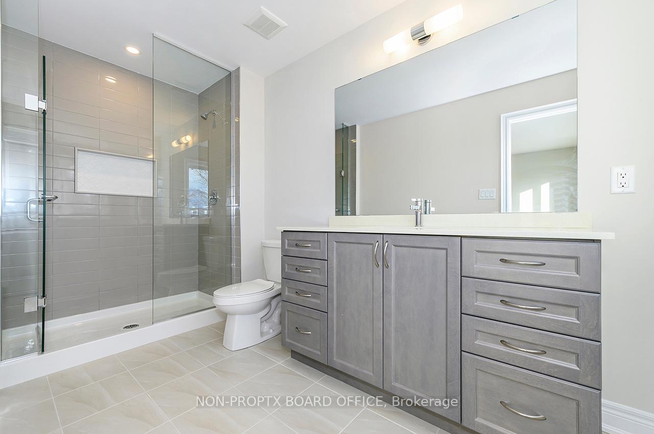 3 Bedrooms Condo at 2184 Postmaster,  Oakville For sale