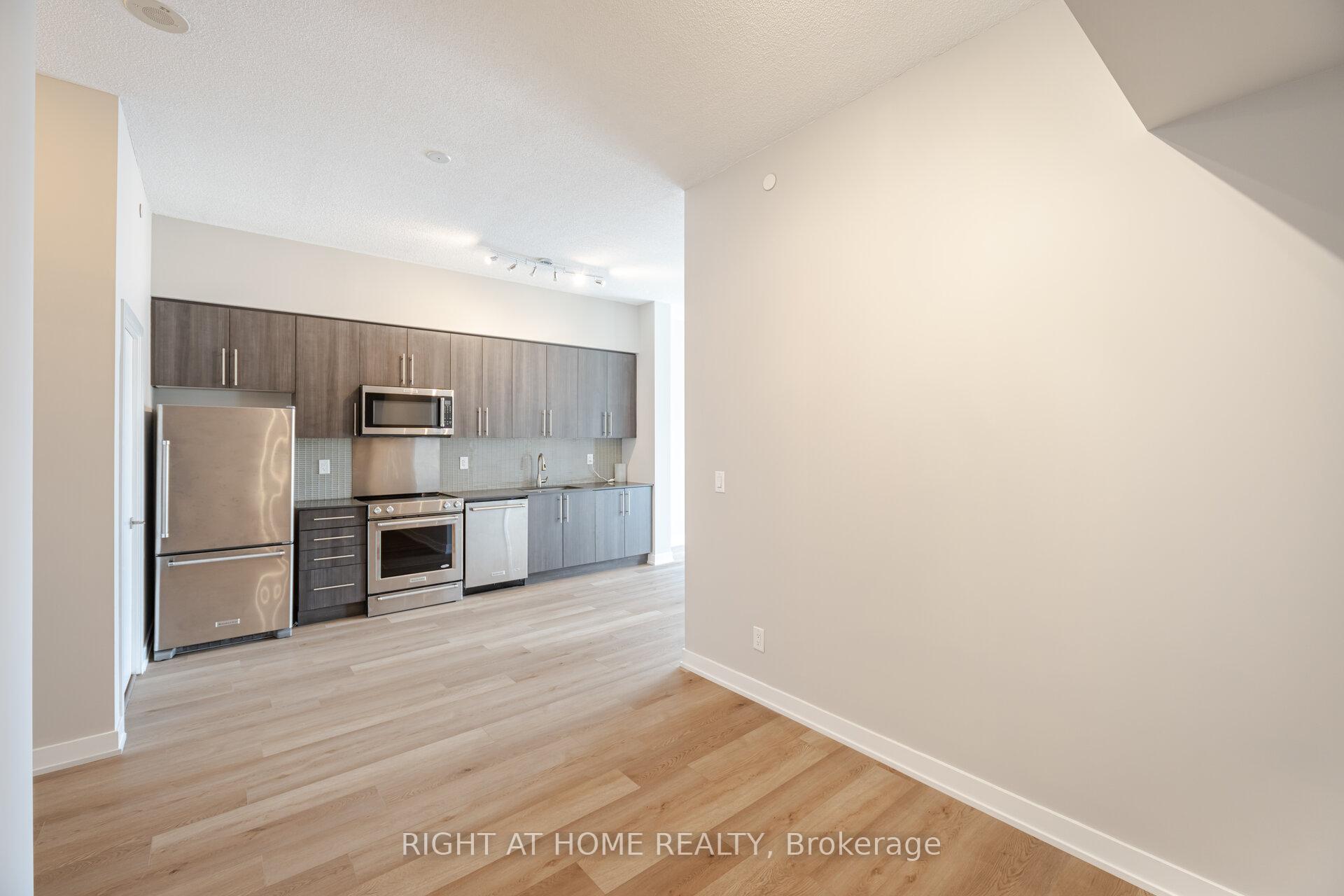 2 Bedrooms Condo at 4011 Brickstone, Mississauga For sale
