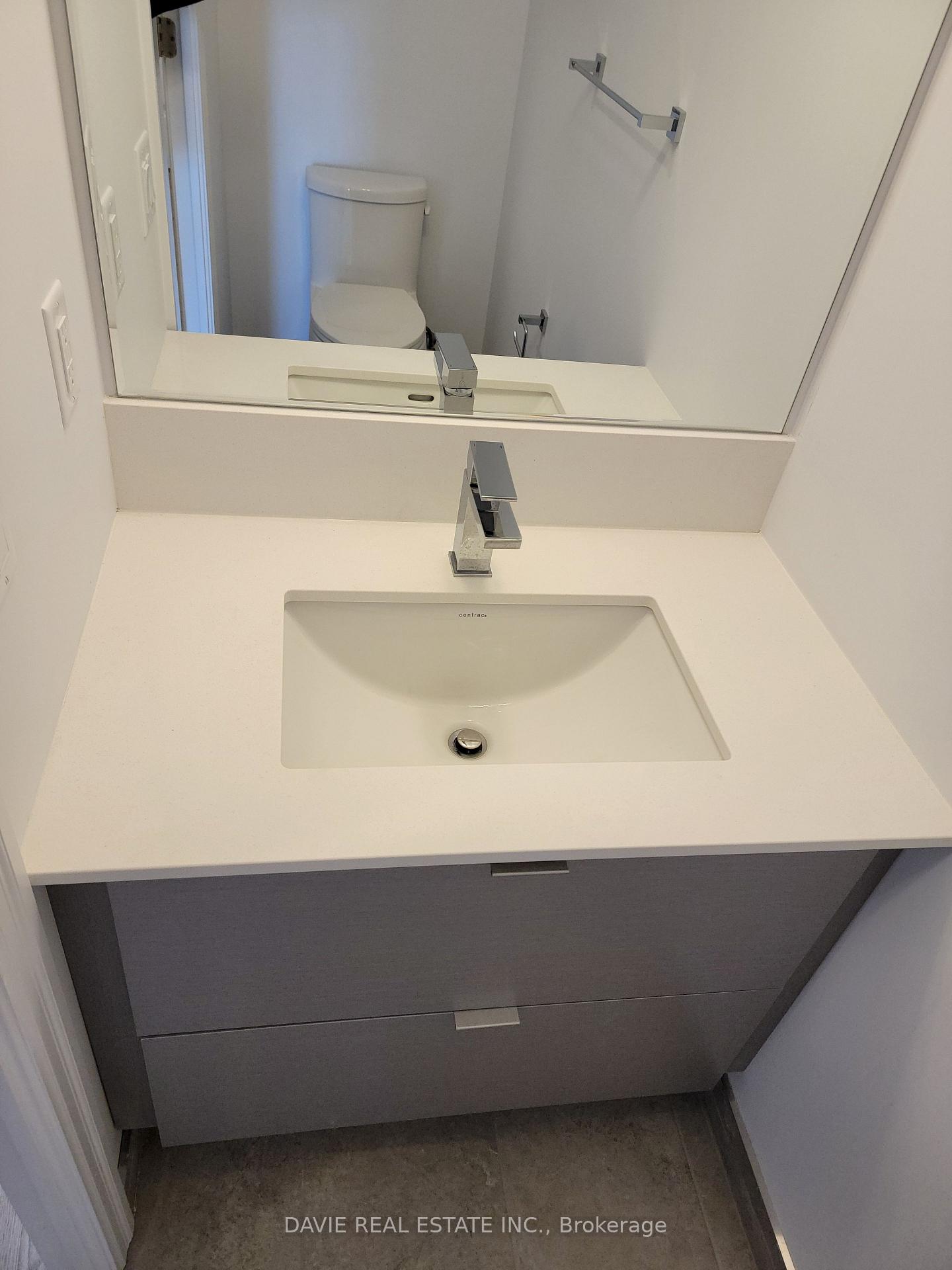 2 Bedrooms Condo at 36 Elm,  Mississauga For sale