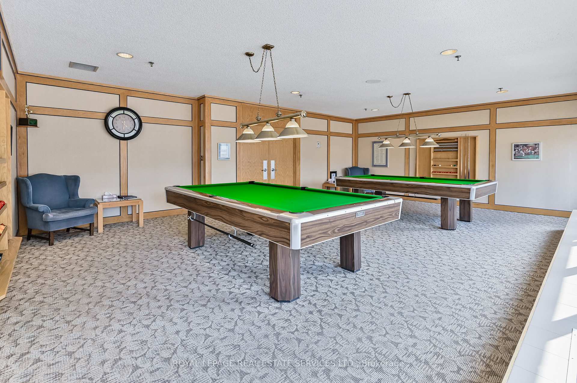 2 Bedrooms Condo at 2180 Marine,  Oakville For sale