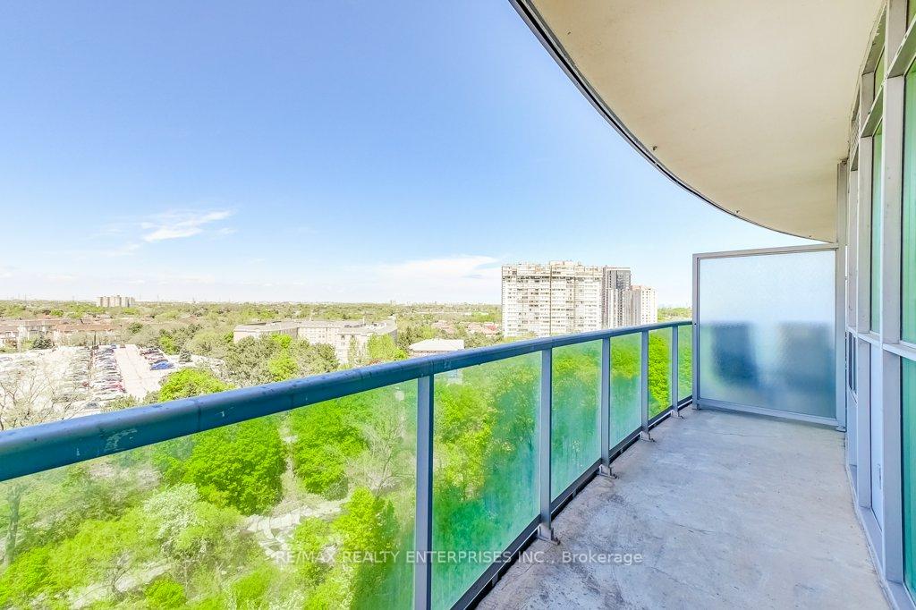 2 Bedrooms Condo at 80 Absolute, Mississauga For sale
