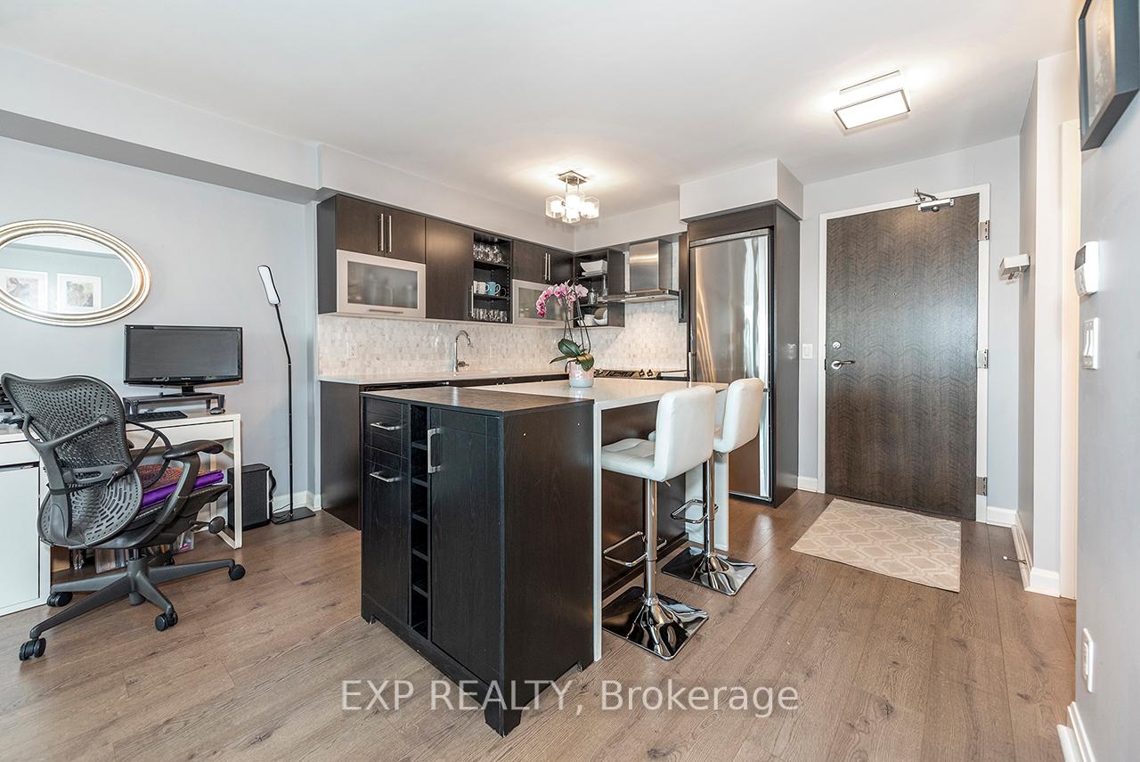 2 Bedrooms Condo at 1 Michael Power, Toronto For sale