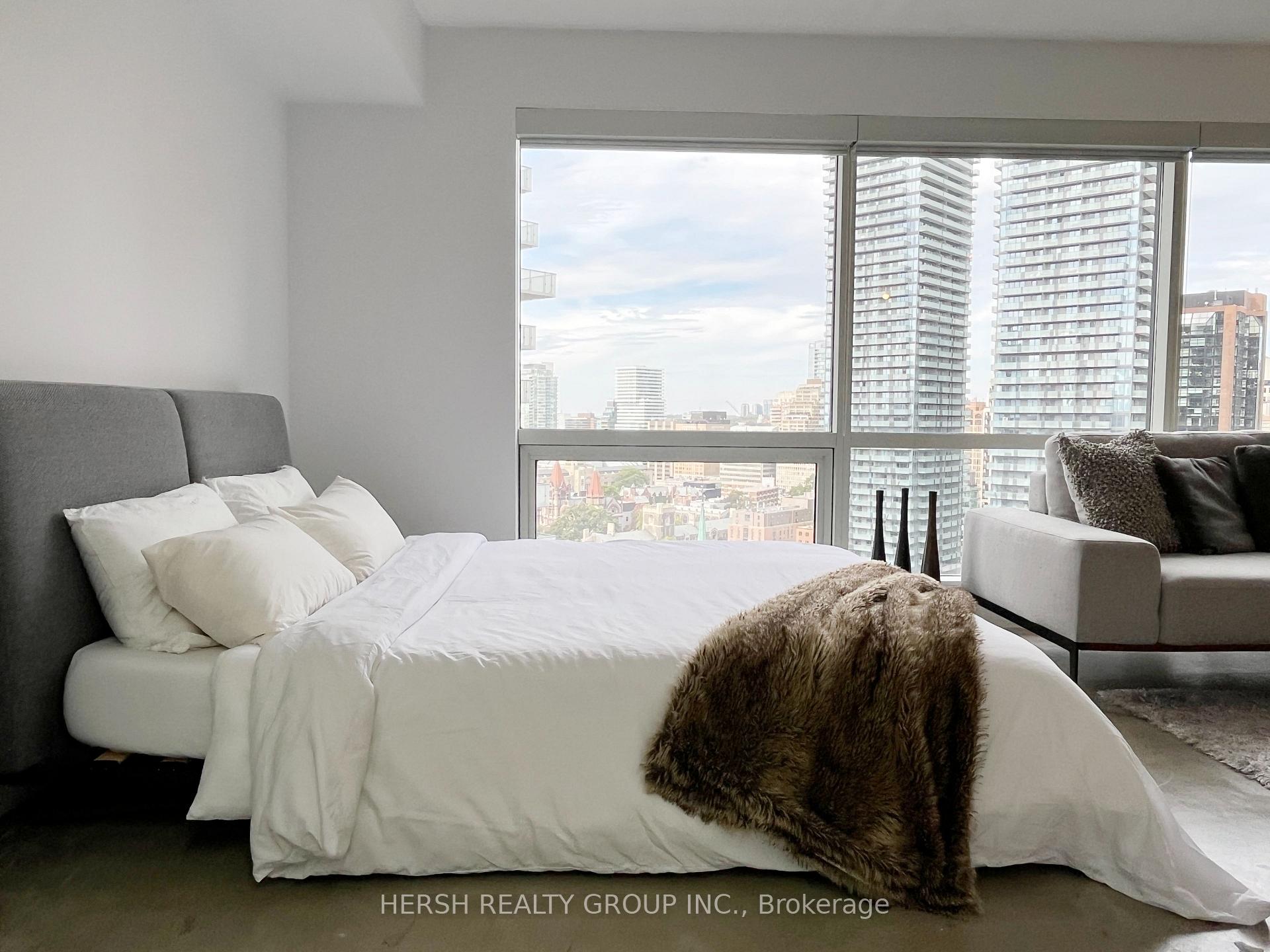 1 Bedroom Condo at 1001 Bay,  Toronto For sale