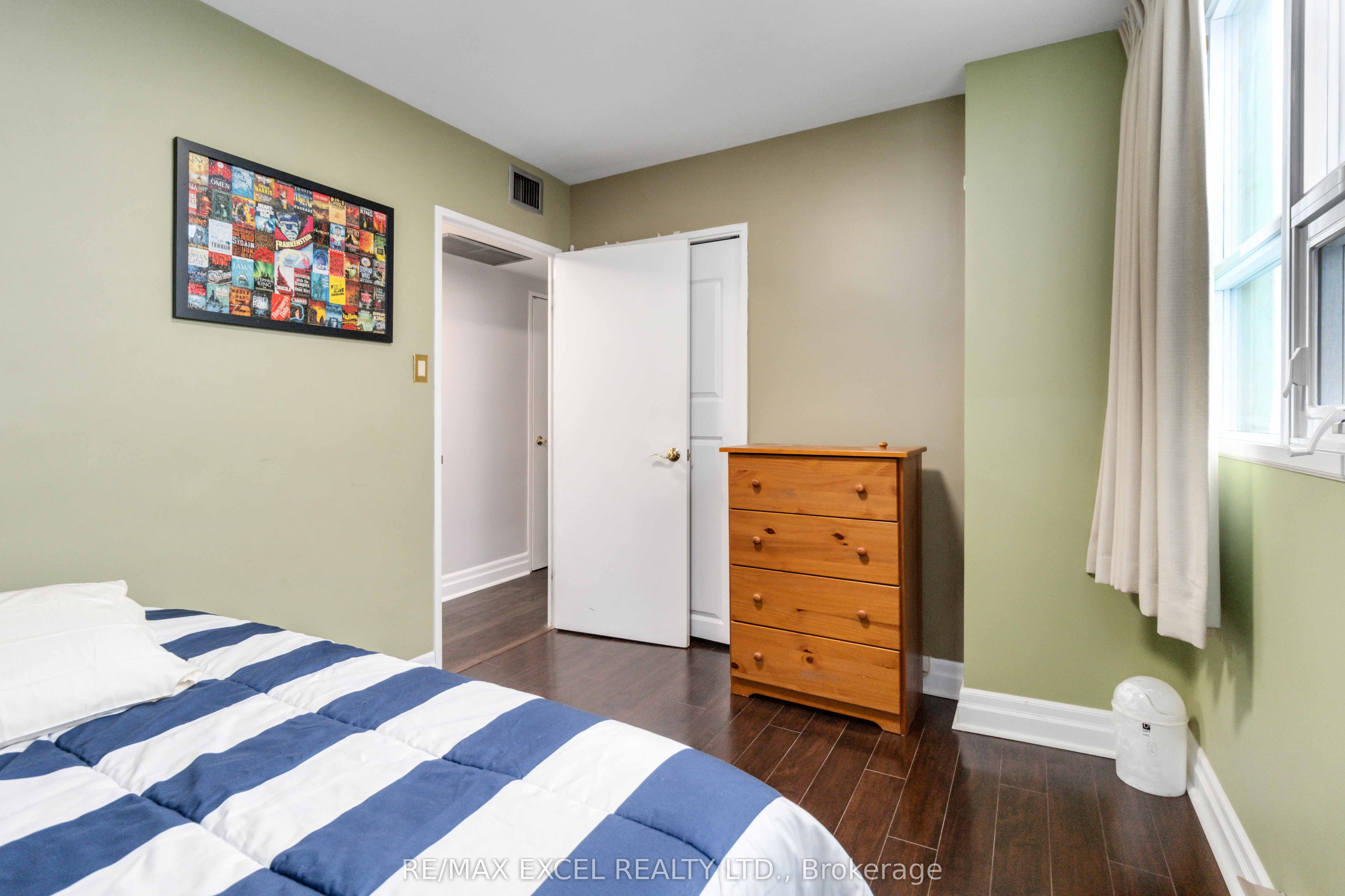 #903 - 2323 Confederation Parkway, Mississauga, ON L5B 1R6
