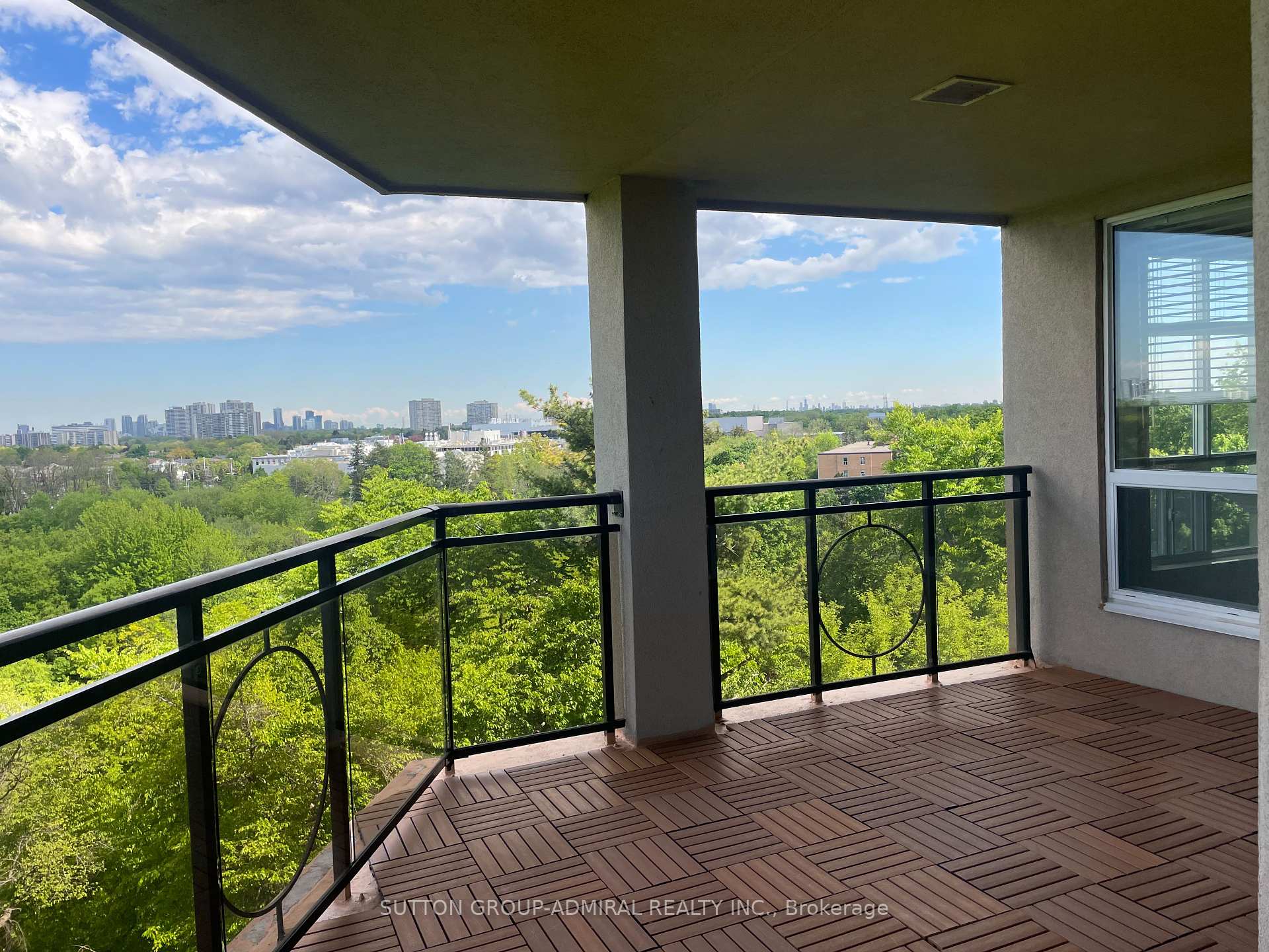 2 Bedrooms Condo at 2 Maison Parc, Vaughan For sale