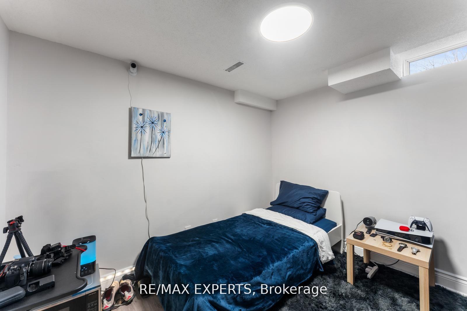 5 Bedrooms Condo at 1484 Torrington, Mississauga For sale