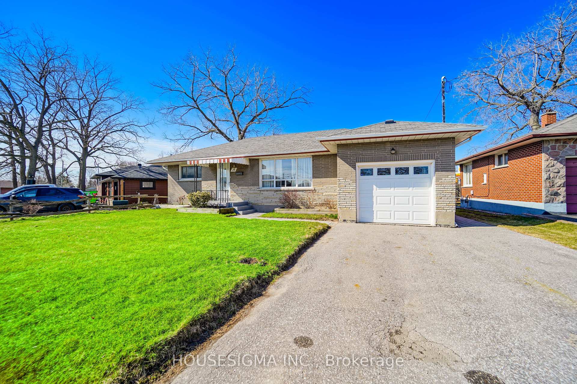 28 Sandra Street, Oshawa, ON L1H 3W3