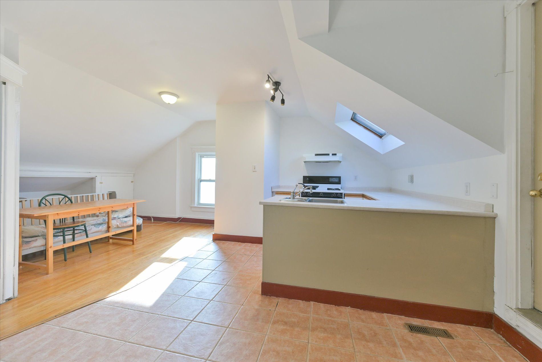 18 Barton Avenue