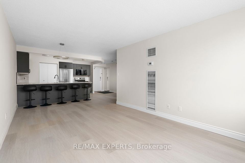 633 Bay Street 2401