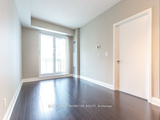 17 Kenaston Gardens, #402