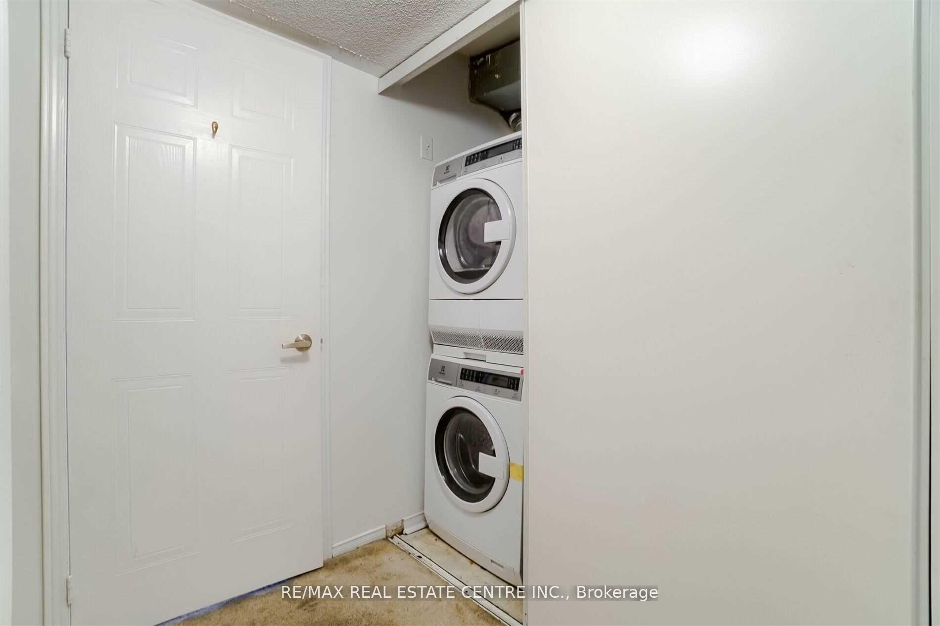 1 Bedroom Condo at 85 Bristol, Mississauga For sale