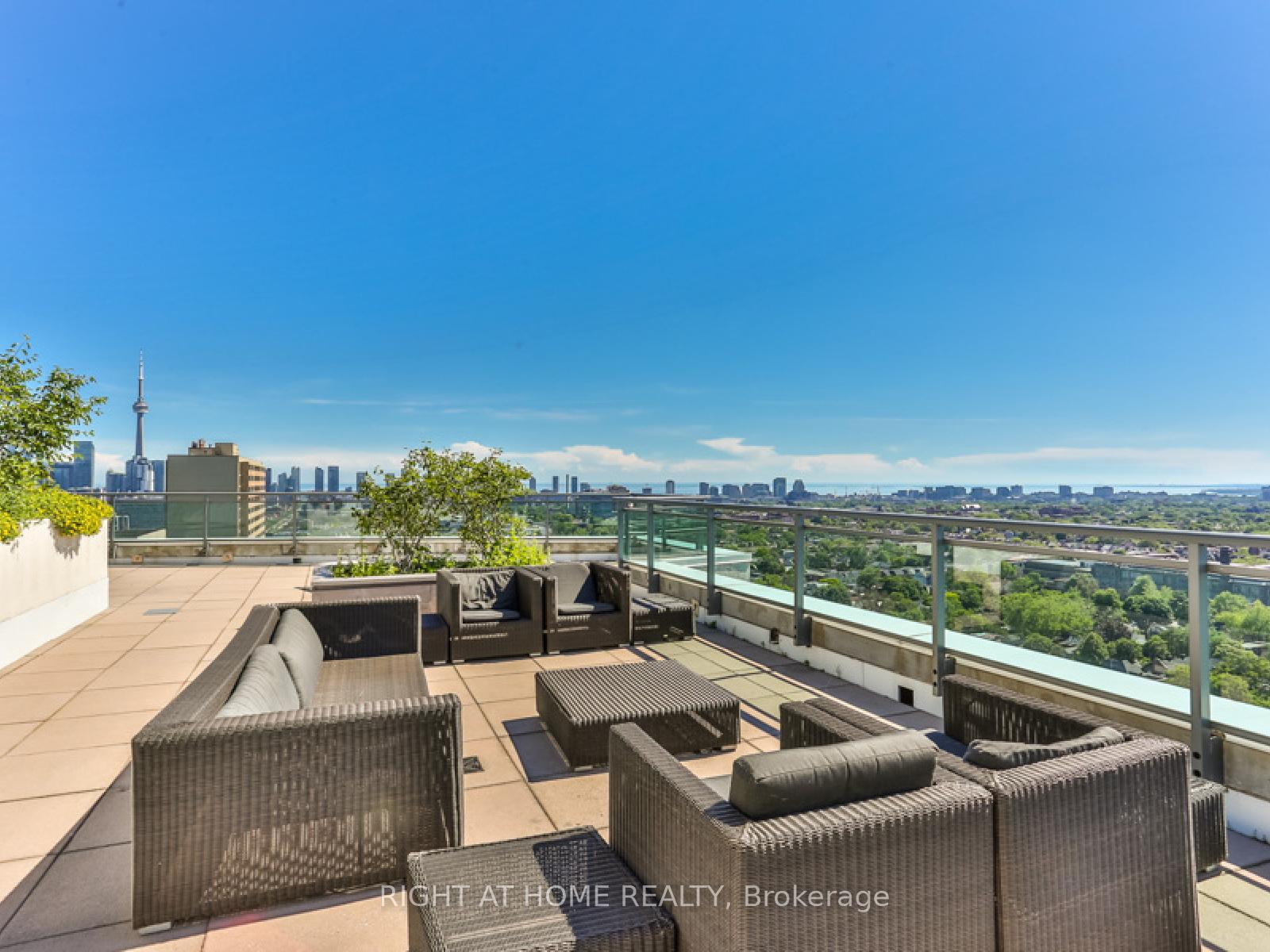 2 Bedrooms Condo at 736 Spadina, Toronto For sale