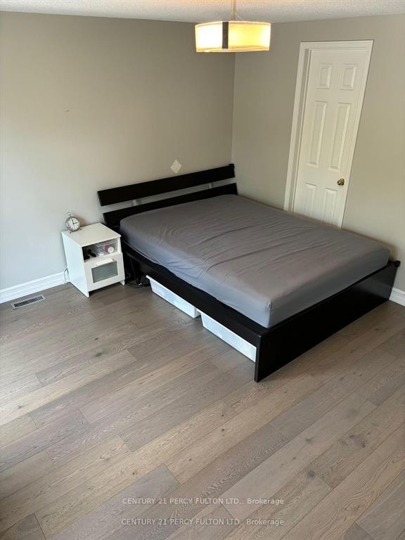 3 Bedrooms Condo at 3100 Fifth, Mississauga For sale