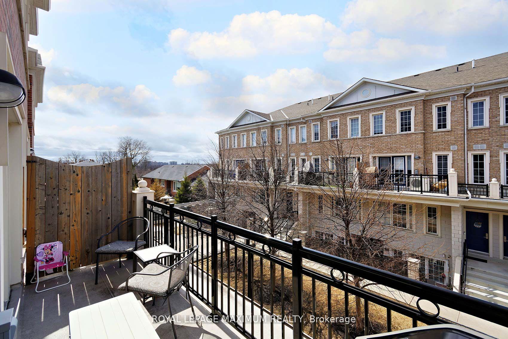 2 Bedrooms Condo at 26 Bruce, Vaughan For sale
