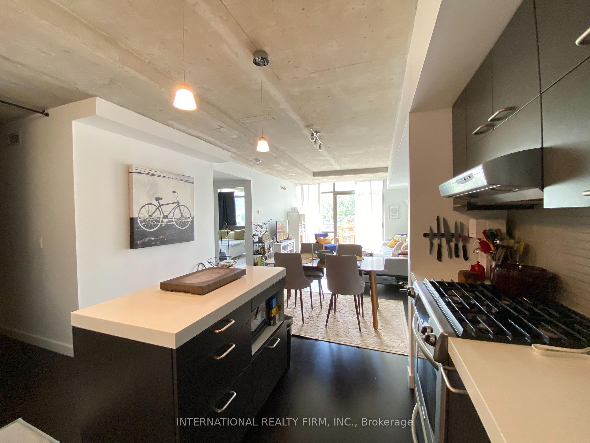 2 Bedrooms Condo at 55 Stewart, Toronto For sale