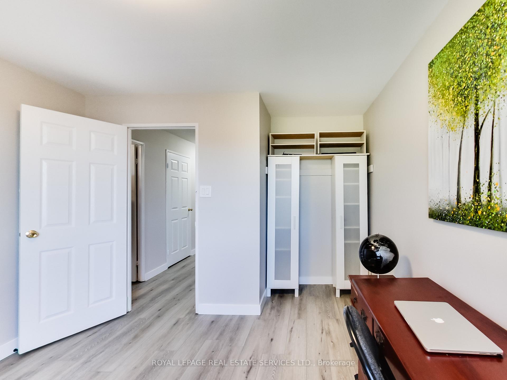 3 Bedrooms Condo at 1008 Falgarwood,  Oakville For sale