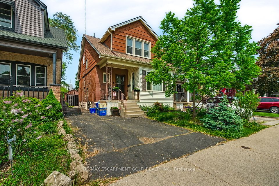184 Rosslyn