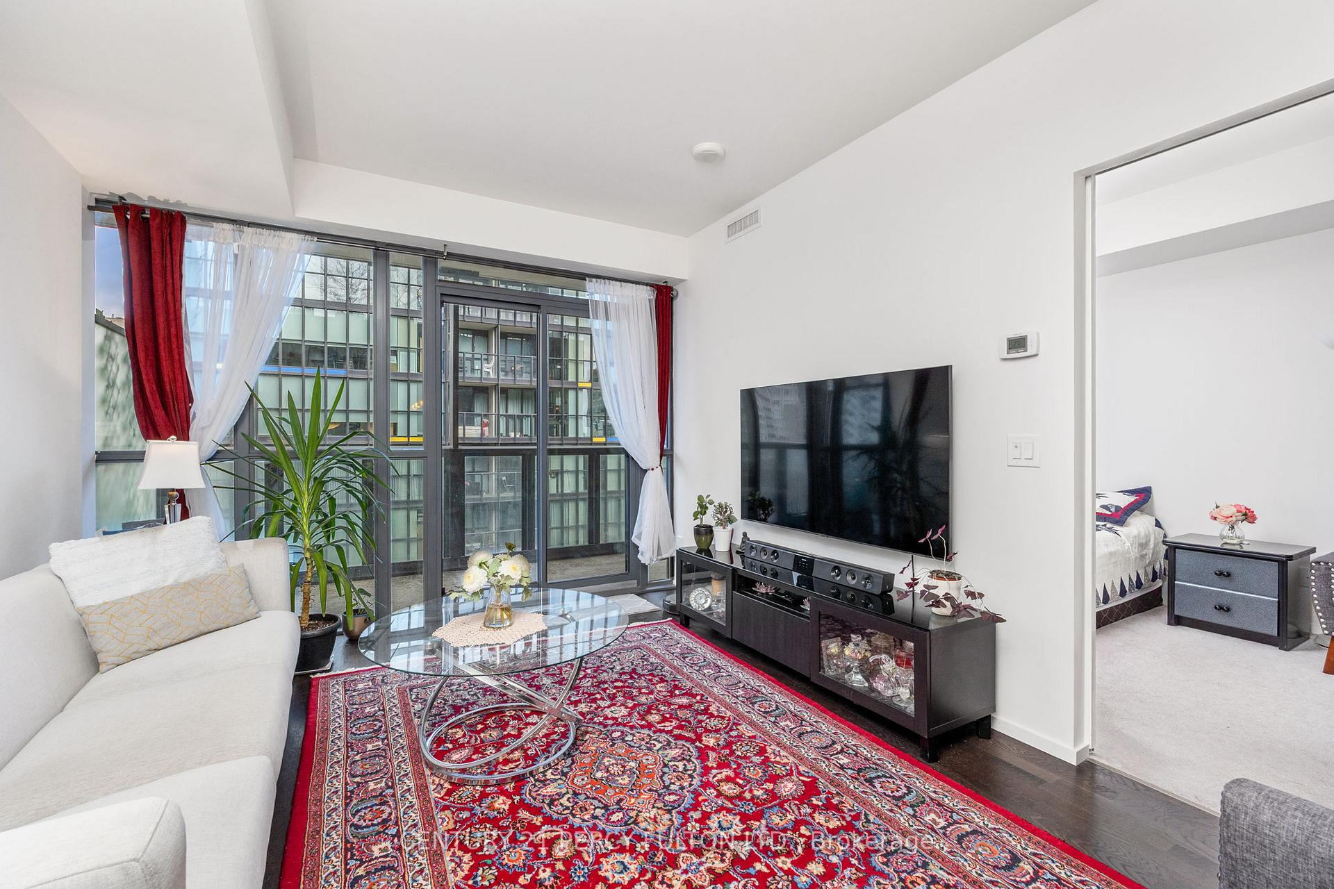 2 Bedrooms Condo at 101 Charles, Toronto For sale