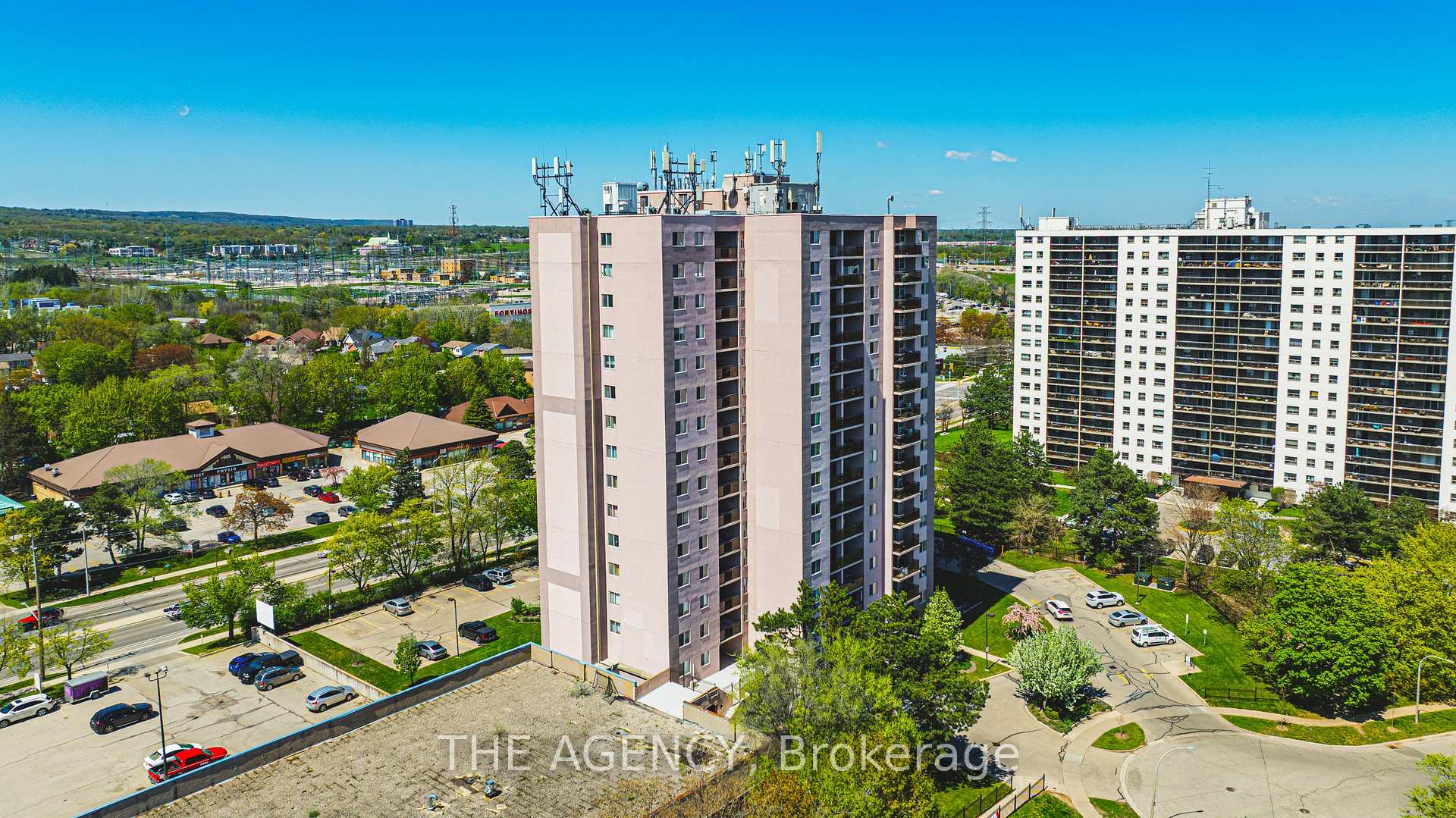 1 Bedroom Condo at 975 Warwick, Burlington For sale