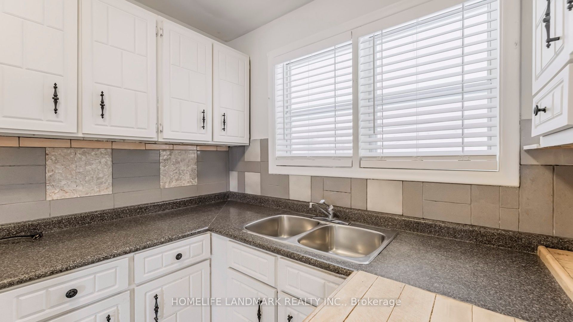 424 Bonita Crescent