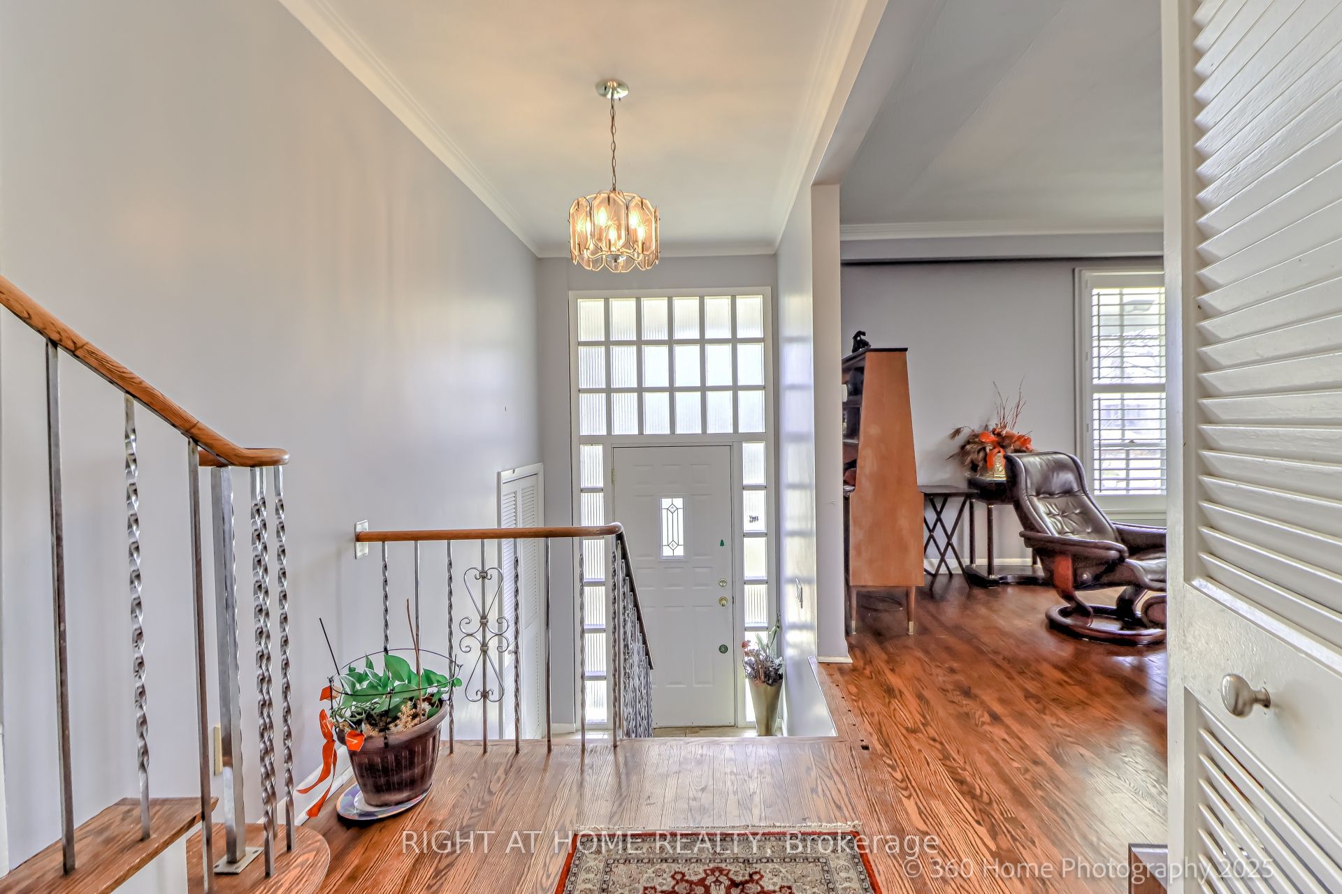 12 Summitcrest Drive